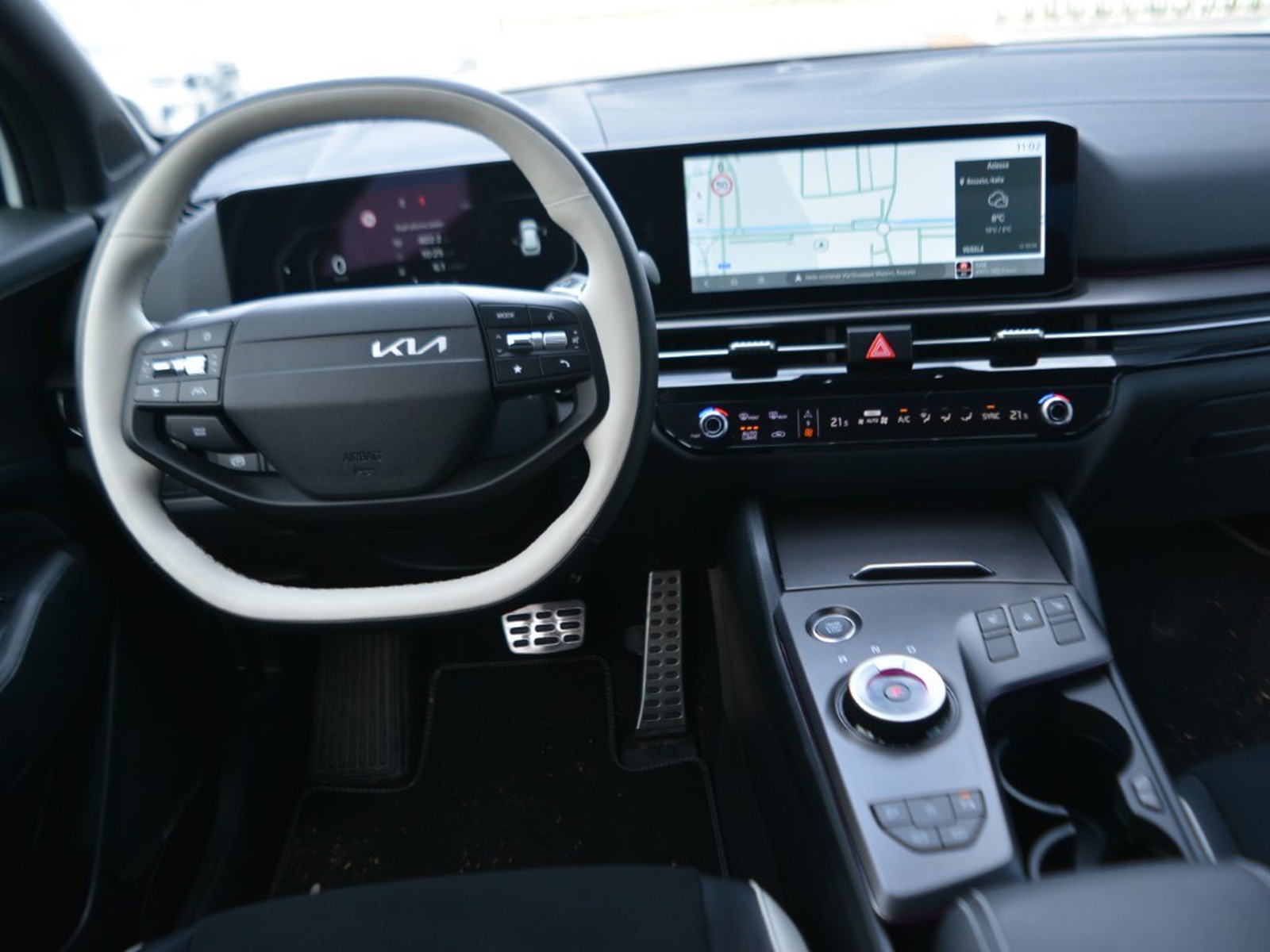 9 - Kia Sportage 1.6 crdi mhev gt-line sunroof pack dct7