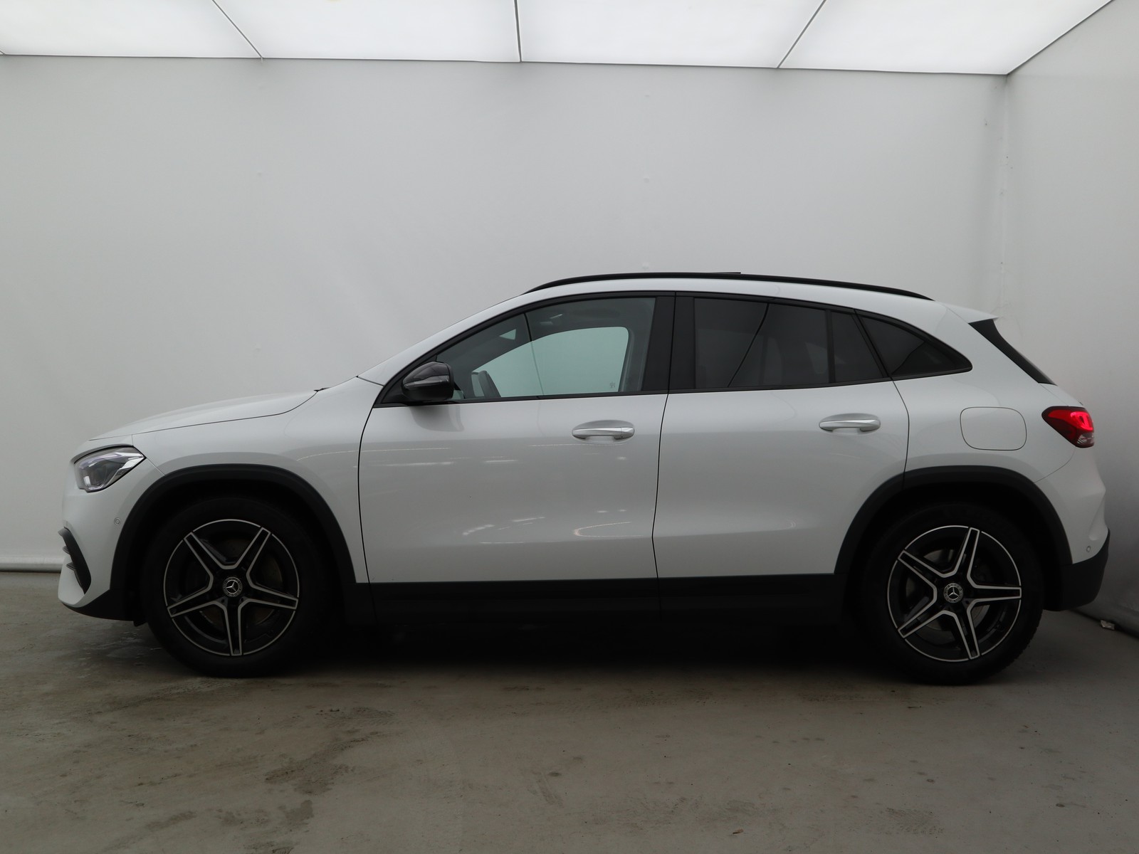 3 - Mercedes GLA 250 premium 4matic 8g-dct