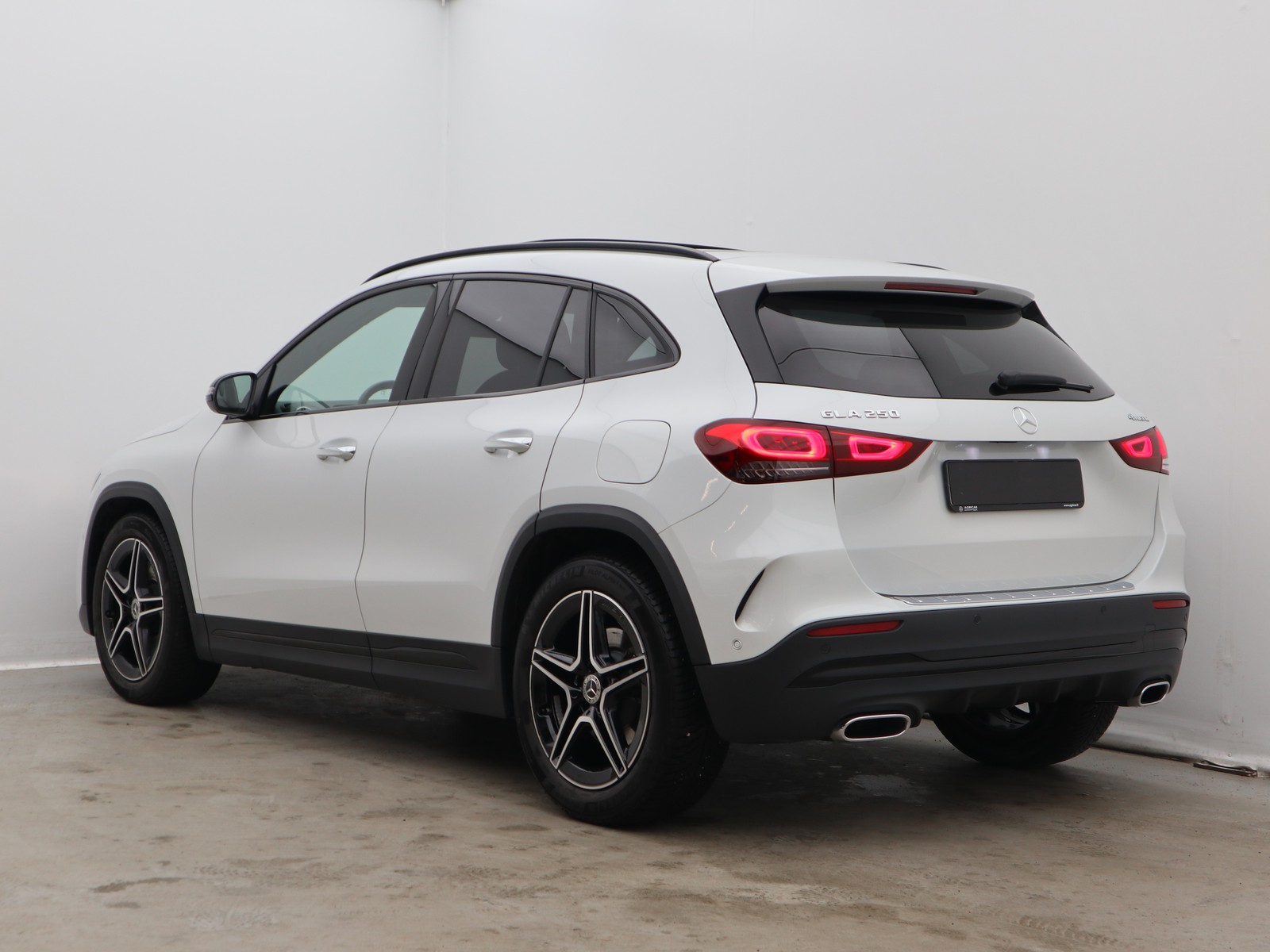 5 - Mercedes GLA 250 premium 4matic 8g-dct