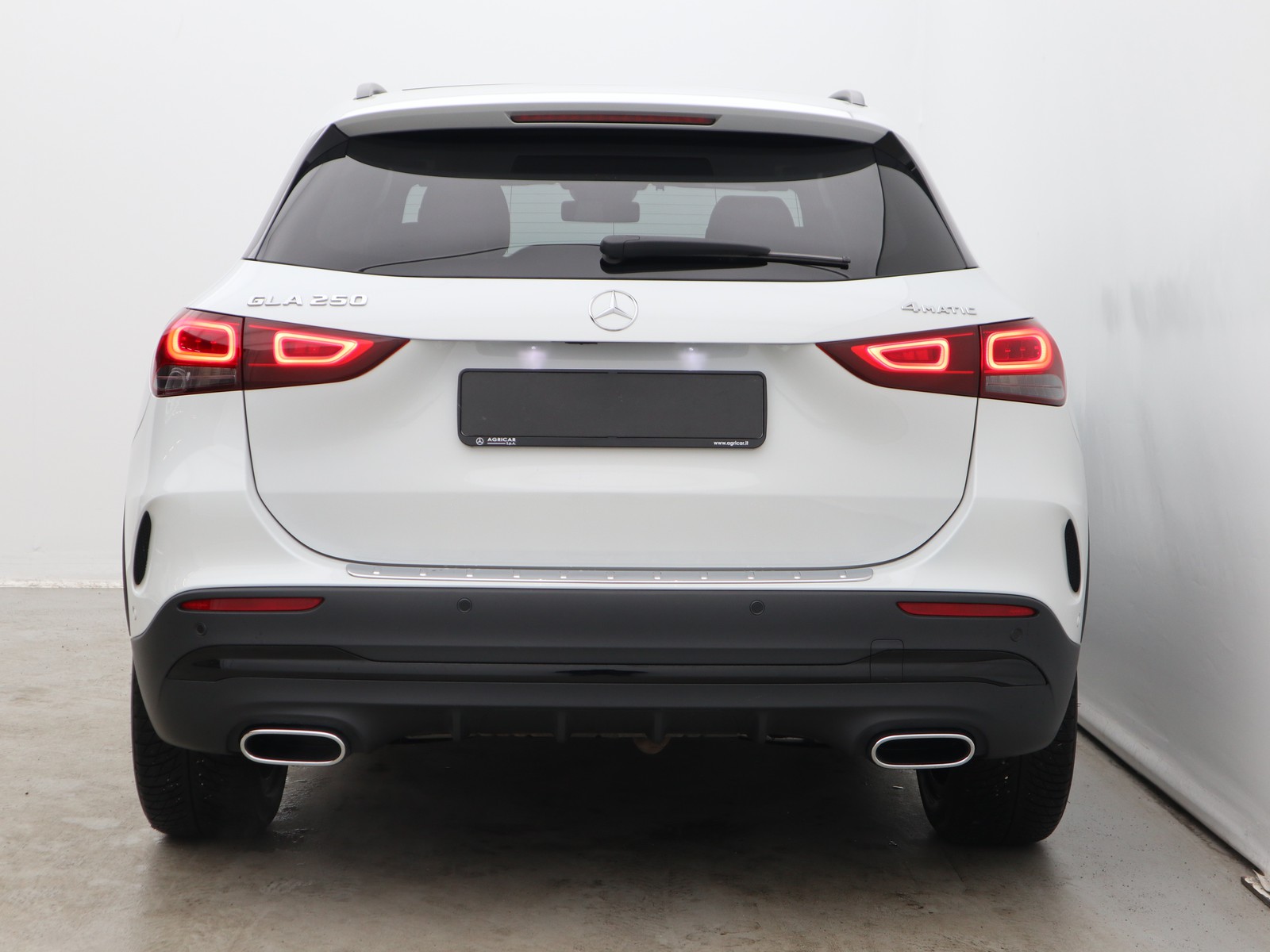 6 - Mercedes GLA 250 premium 4matic 8g-dct