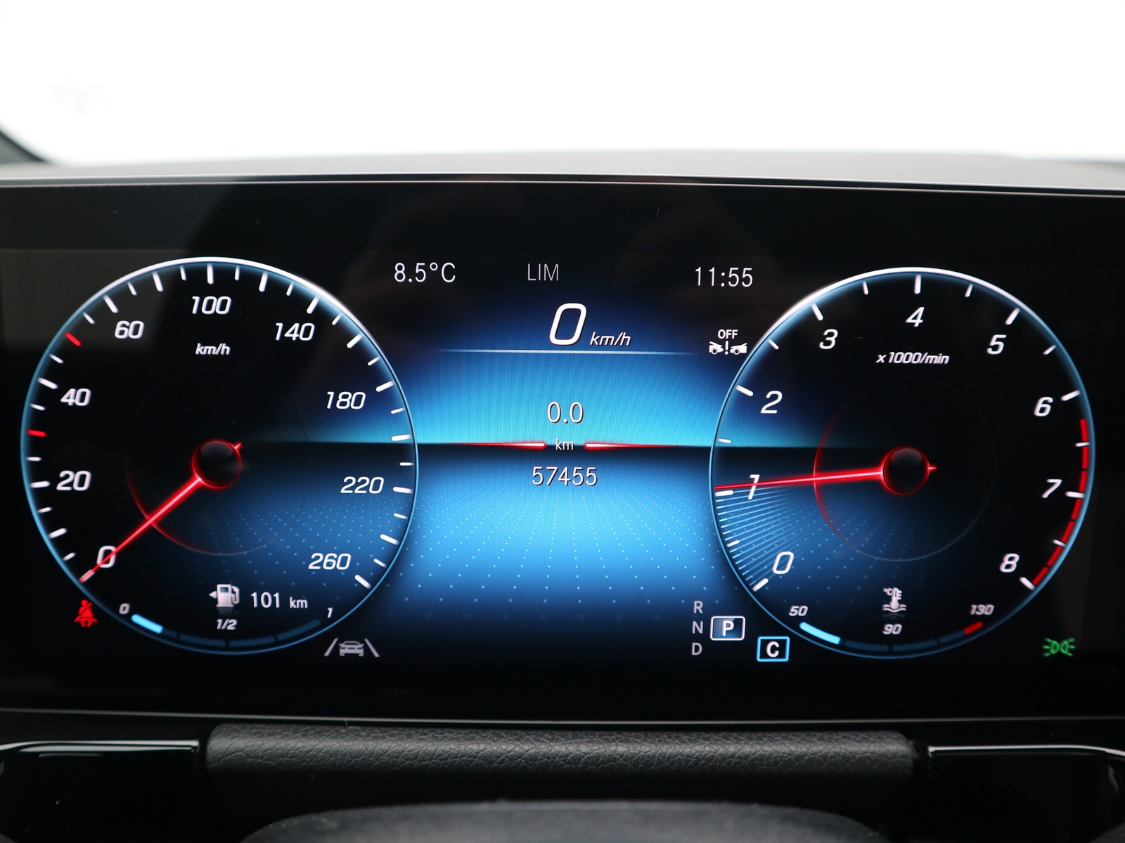 9 - Mercedes GLA 250 premium 4matic 8g-dct