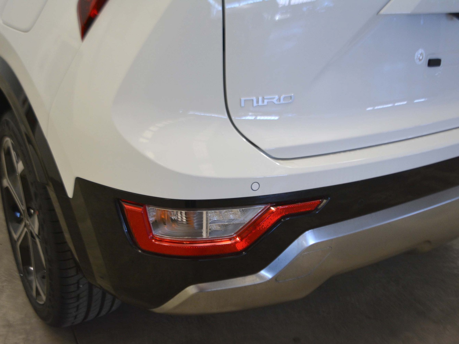 23 - Kia Niro 1.6 gdi hybrid 129cv style dct6