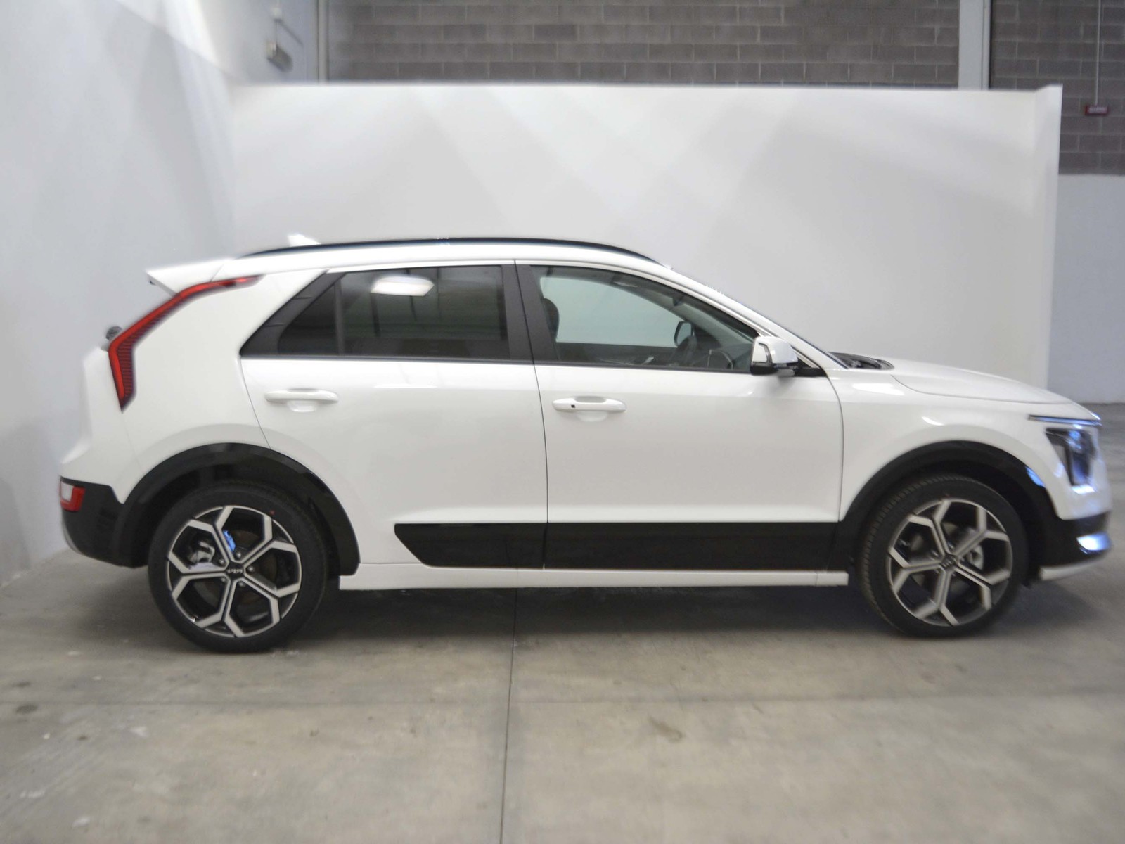 24 - Kia Niro 1.6 gdi hybrid 129cv style dct6