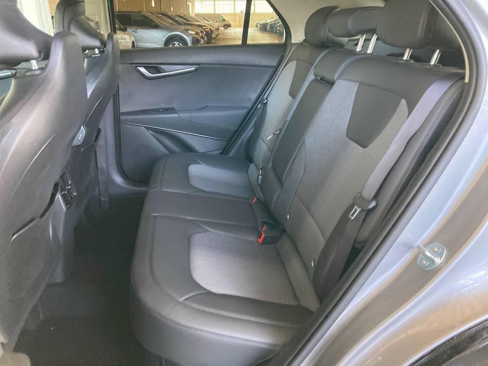 6 - Kia Niro 1.6 gdi hybrid 129cv style dct6