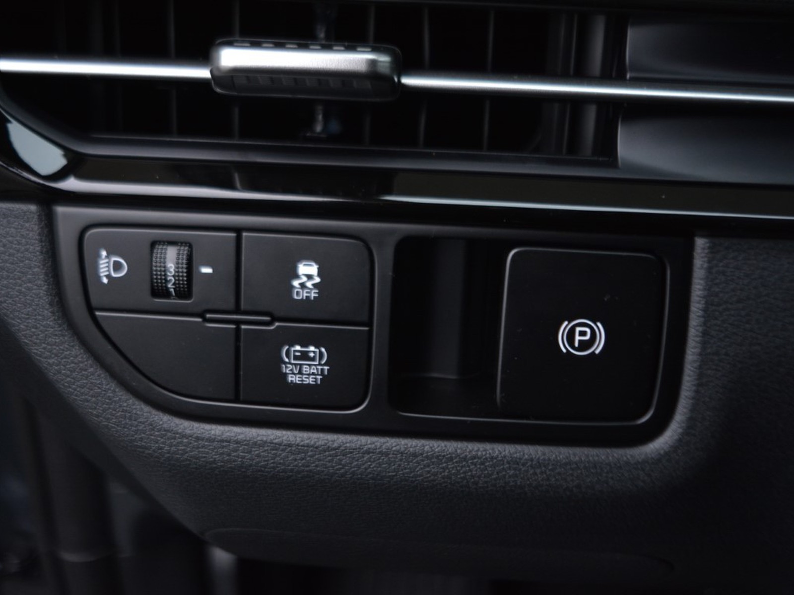 20 - Kia Sportage 1.6 t-gdi hev style 2wd at6