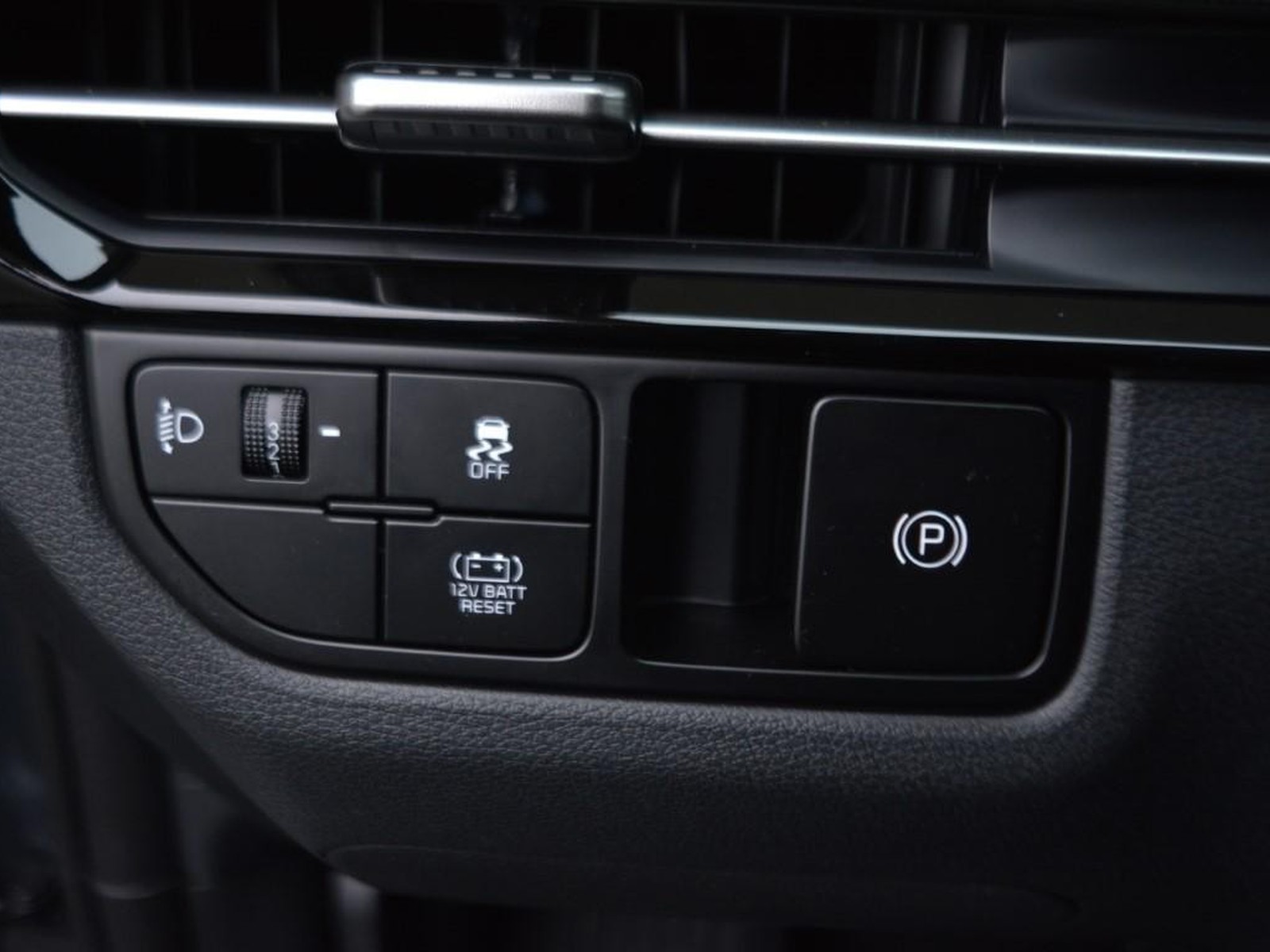 20 - Kia Sportage 1.6 t-gdi hev style 2wd at6