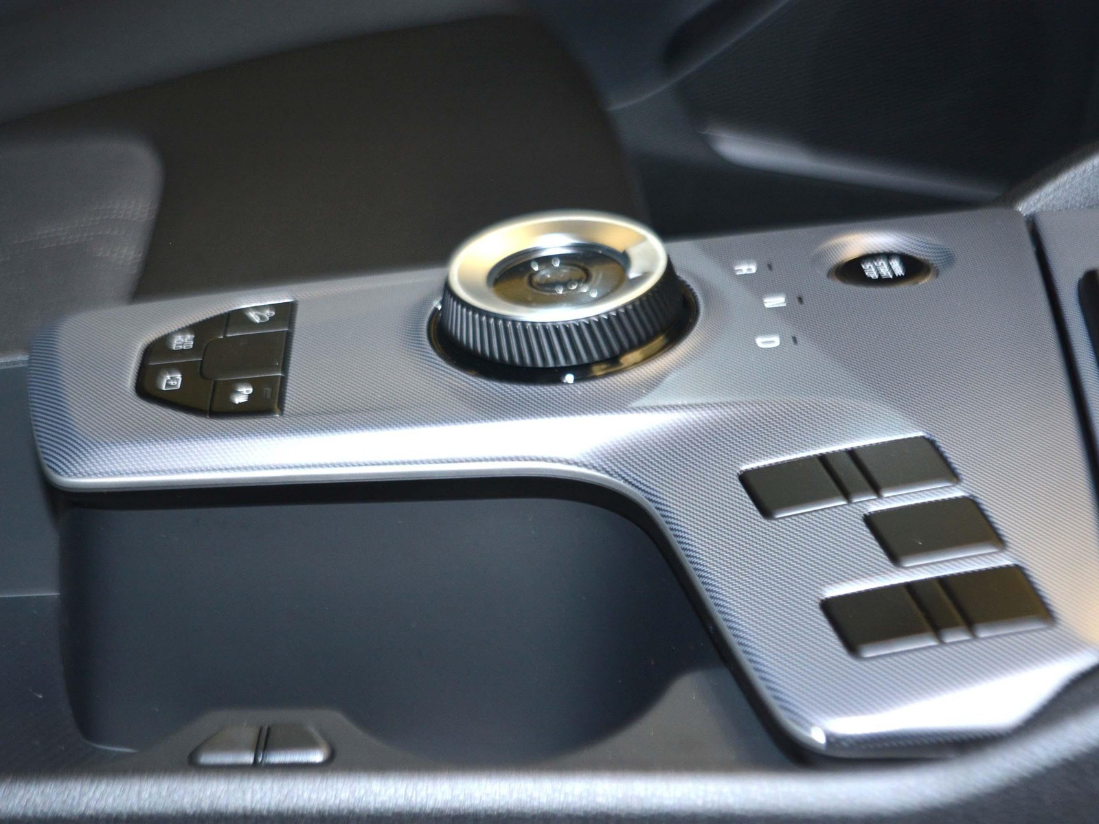 12 - Kia Sportage 1.6 t-gdi hev style 2wd at6