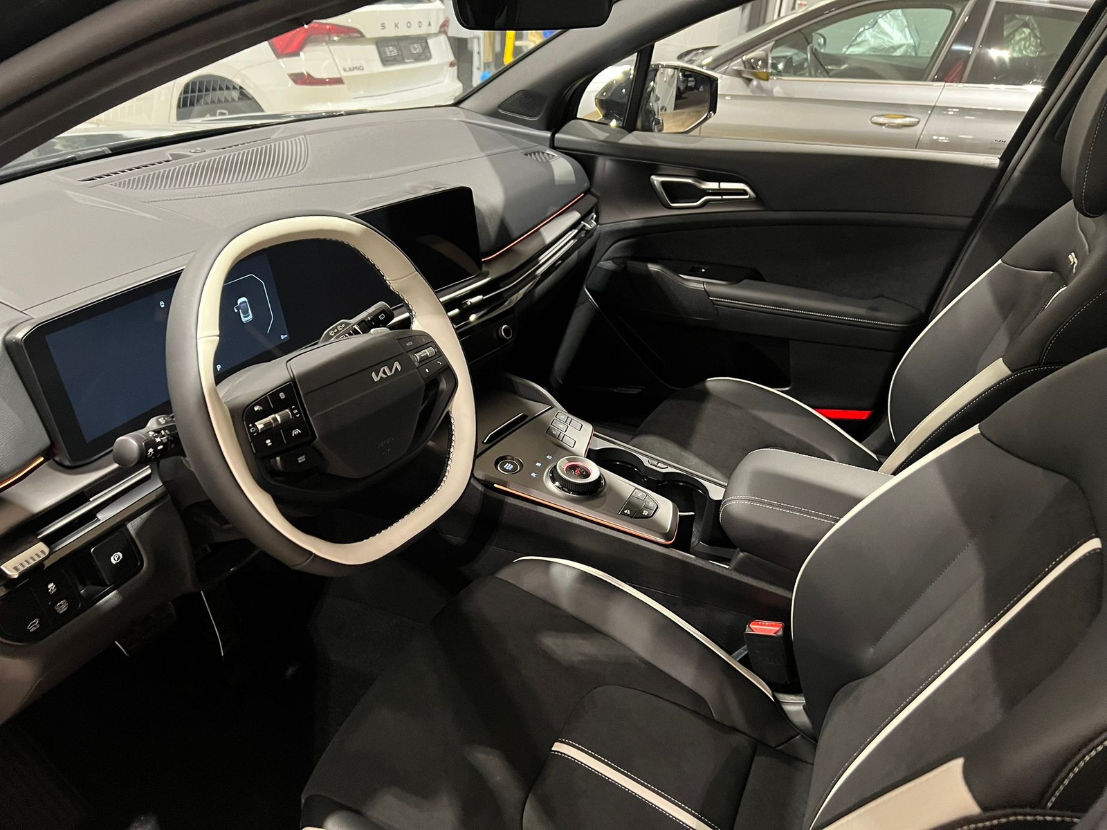 8 - Kia Sportage 1.6 t-gdi hev gt-line plus 2wd at6