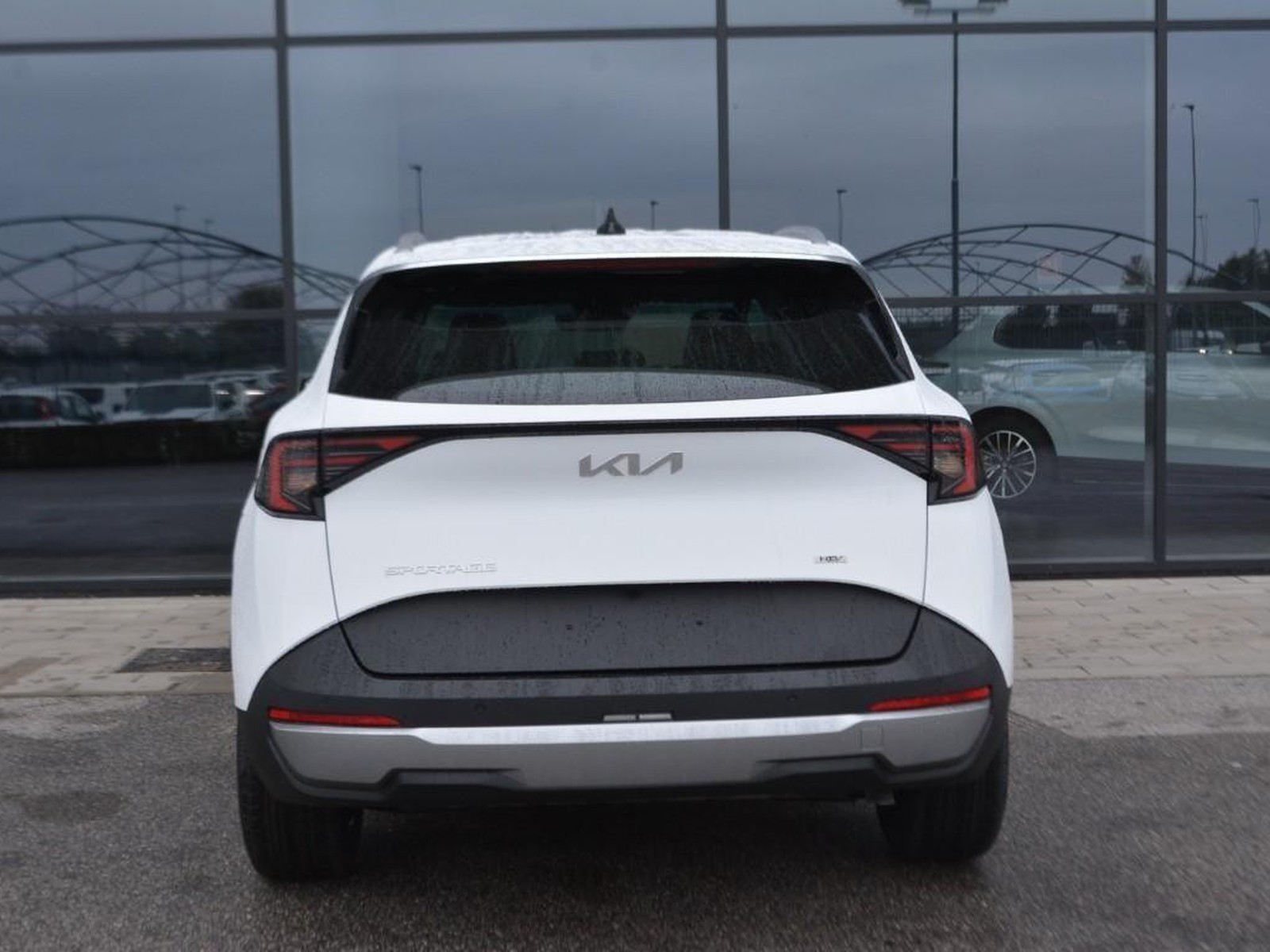 4 - Kia Sportage 1.6 t-gdi hev style 2wd at6