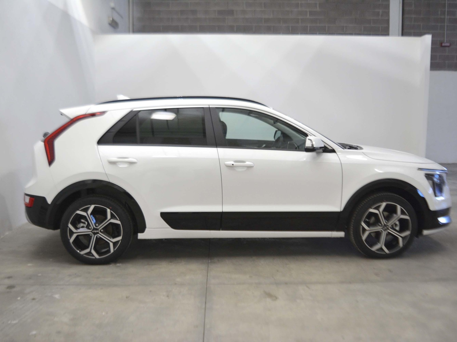 24 - Kia Niro 1.6 gdi hybrid 129cv style dct6