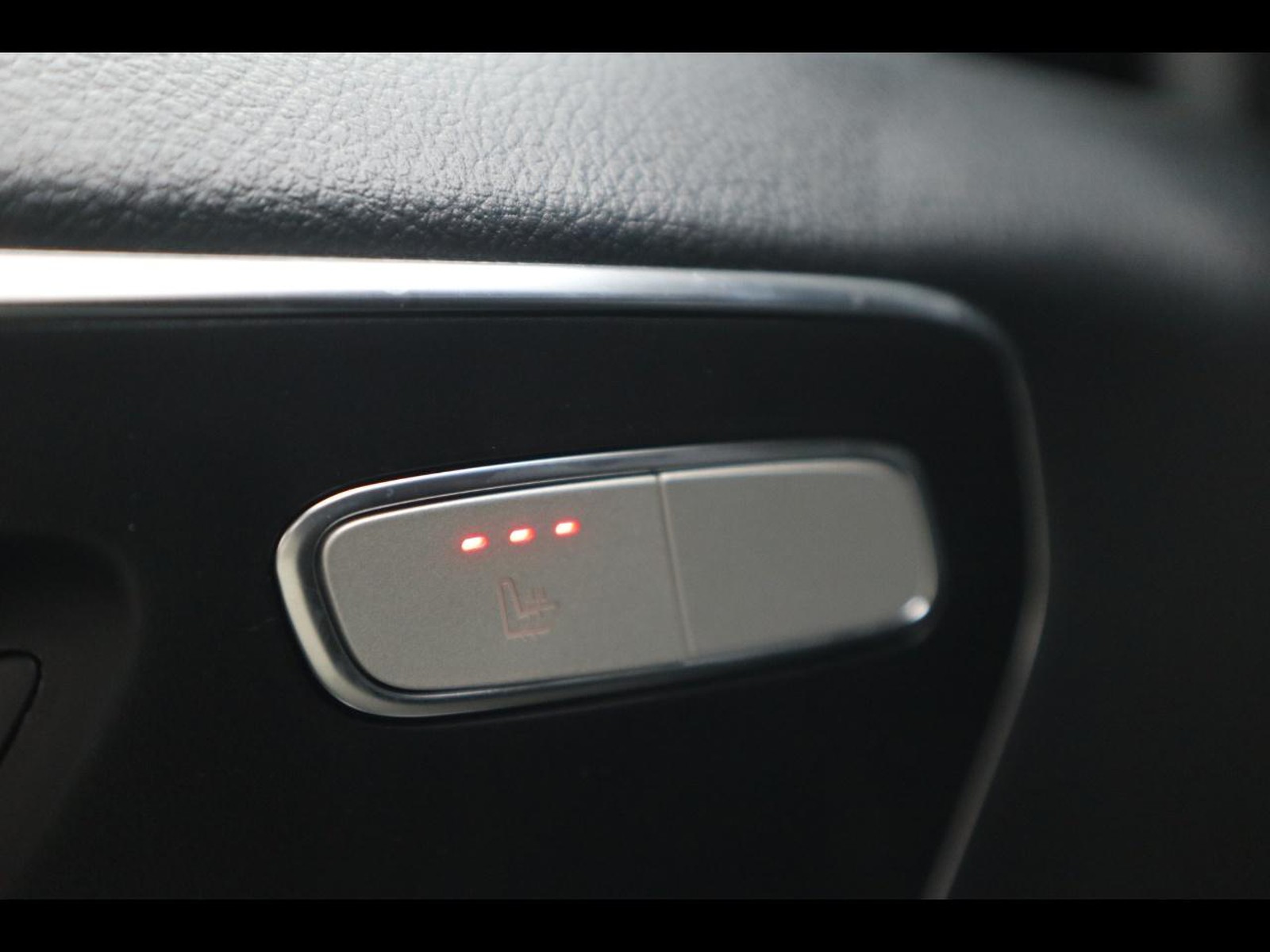 15 - Mercedes Vans Vito etourer 129 long 90kwh