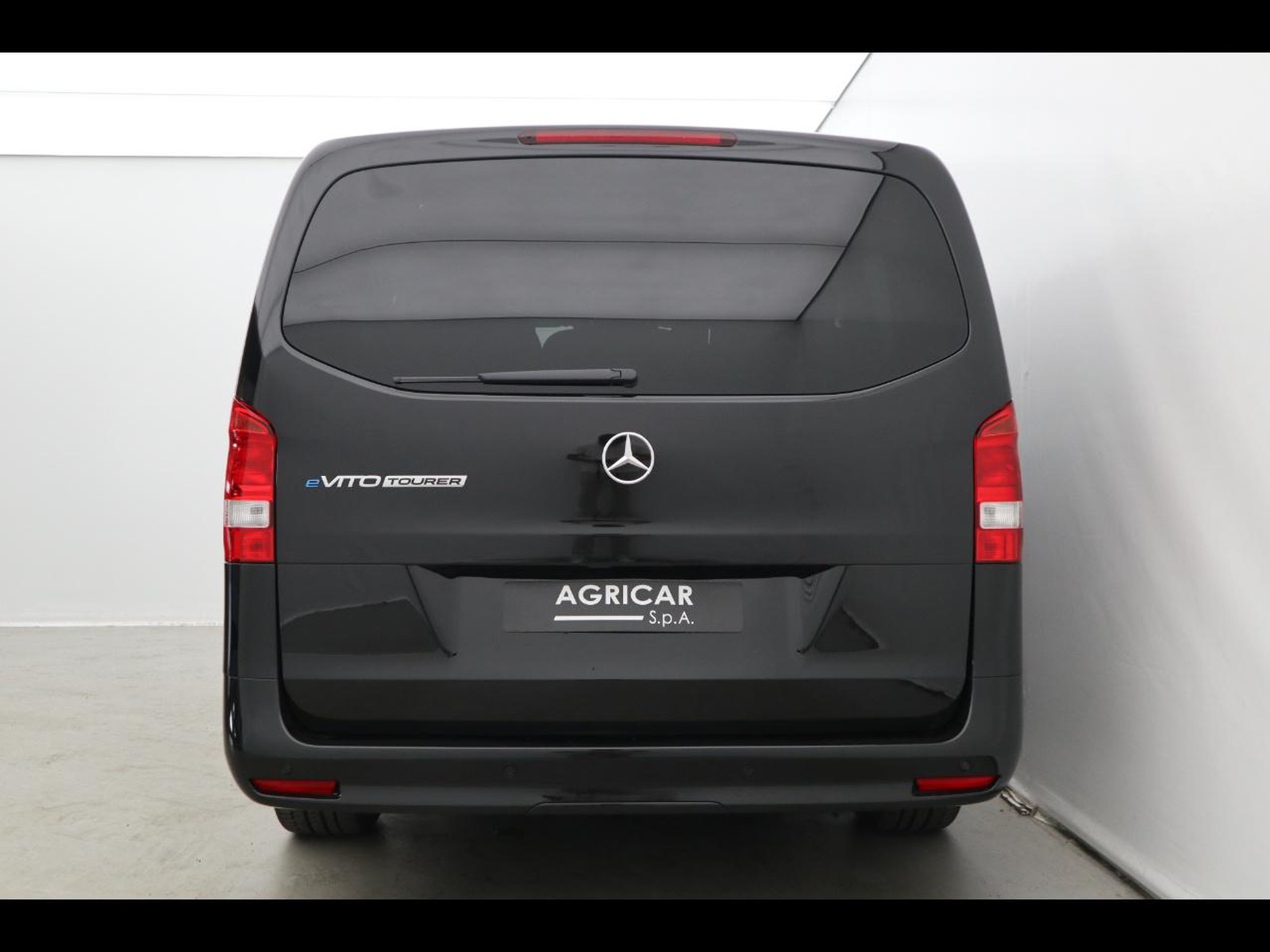 6 - Mercedes Vans Vito etourer 129 long 90kwh