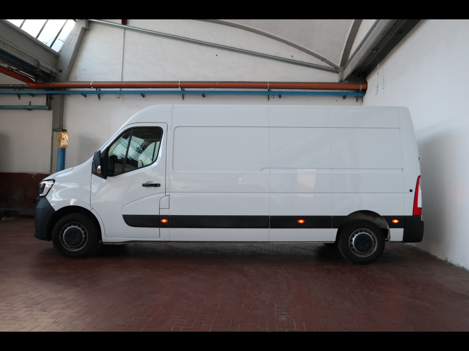 3 - Renault Master t35 2.3 energy dci 150cv l3h2 ice plus