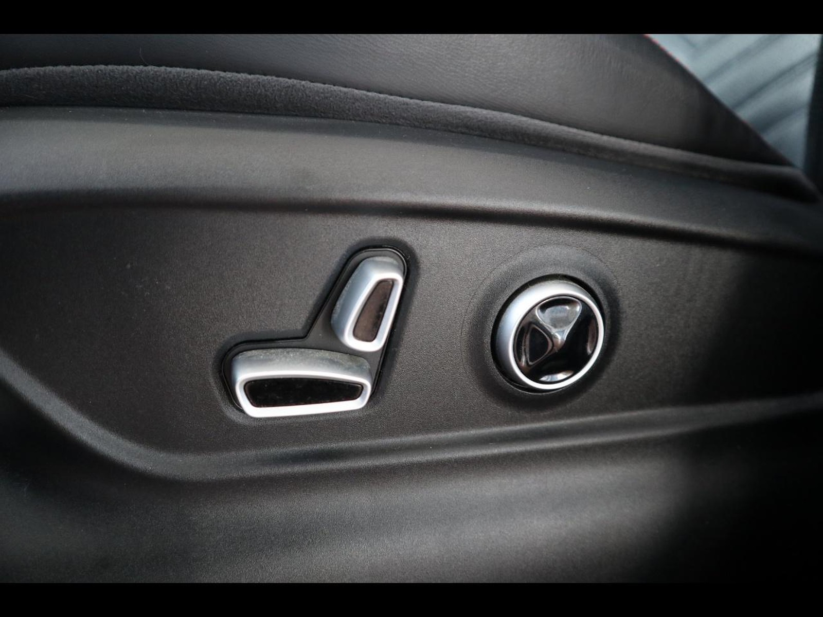 15 - Maserati Grecale 3.0 v6 v6 530cv trofeo awd