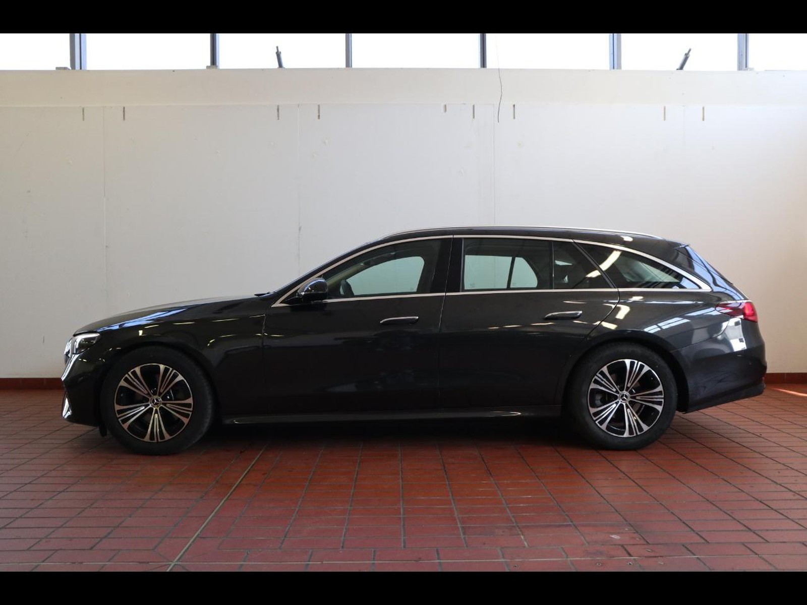 3 - Mercedes Classe E station wagon 220 d advanced 9g-tronic