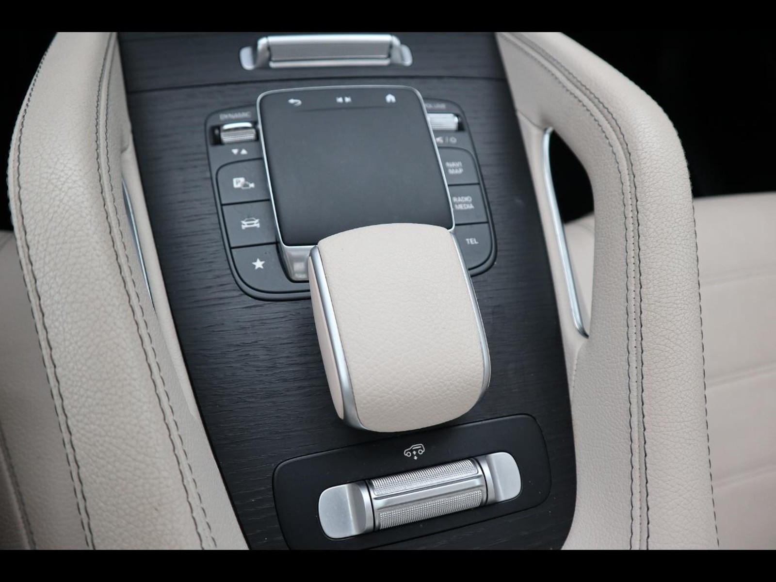 15 - Mercedes Classe GLE gle 300 d mild hybrid amg line advanced plus 4matic 9g-tronic plus