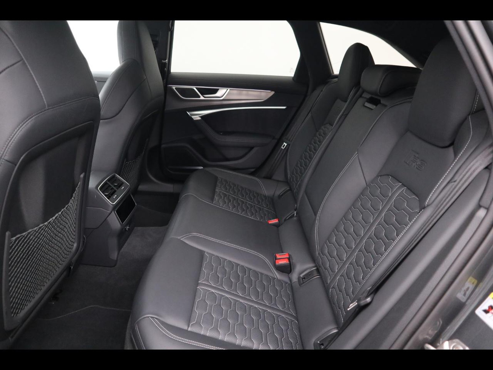 8 - Audi RS6 avant 4.0 v8 mhev quattro tiptronic