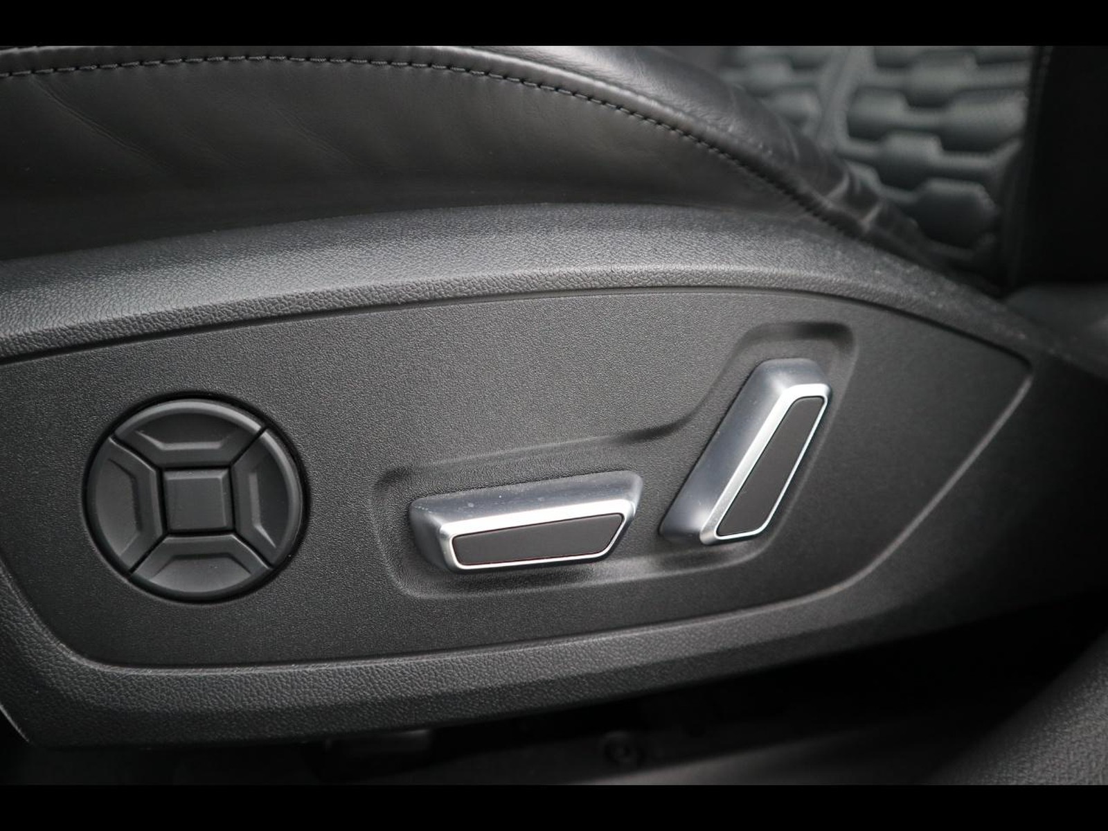 9 - Audi RS6 avant 4.0 v8 mhev quattro tiptronic