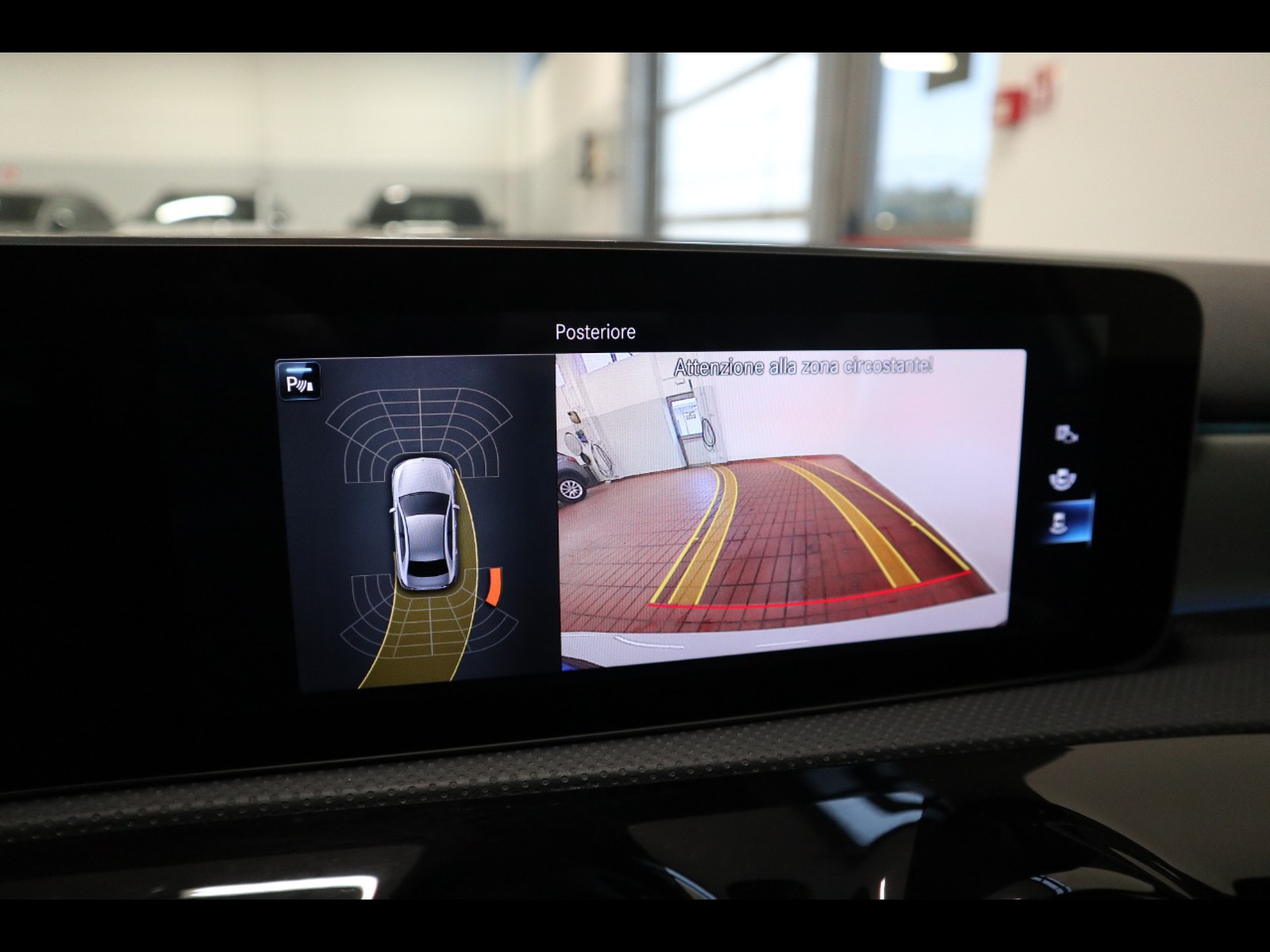 11 - Mercedes Classe A sedan 180 d premium 7g-dct