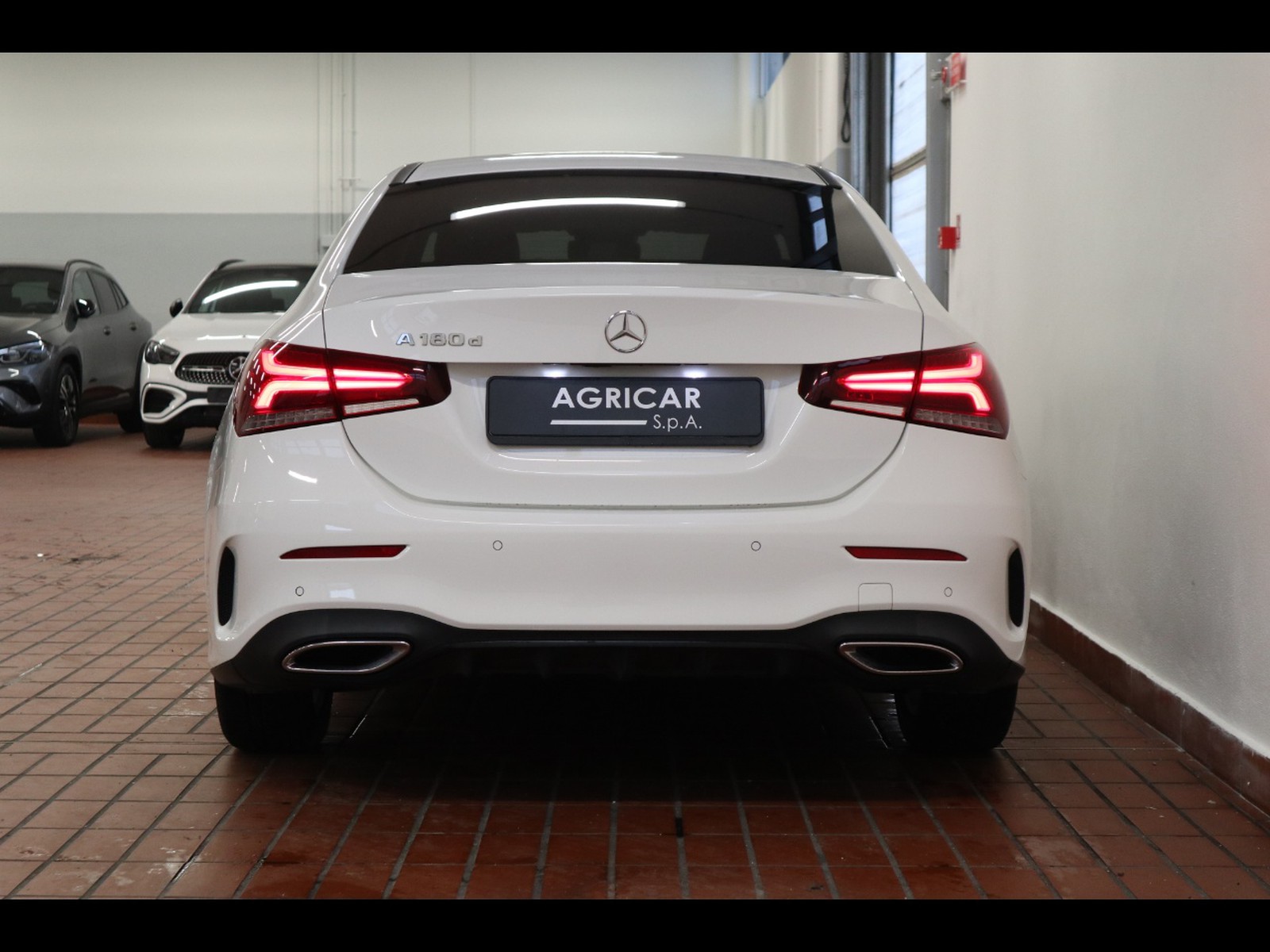 6 - Mercedes Classe A sedan 180 d premium 7g-dct