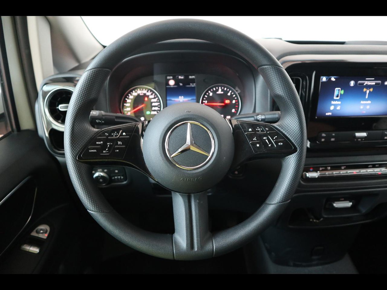 12 - Mercedes Vans Vito 116 cdi long pro auto my20