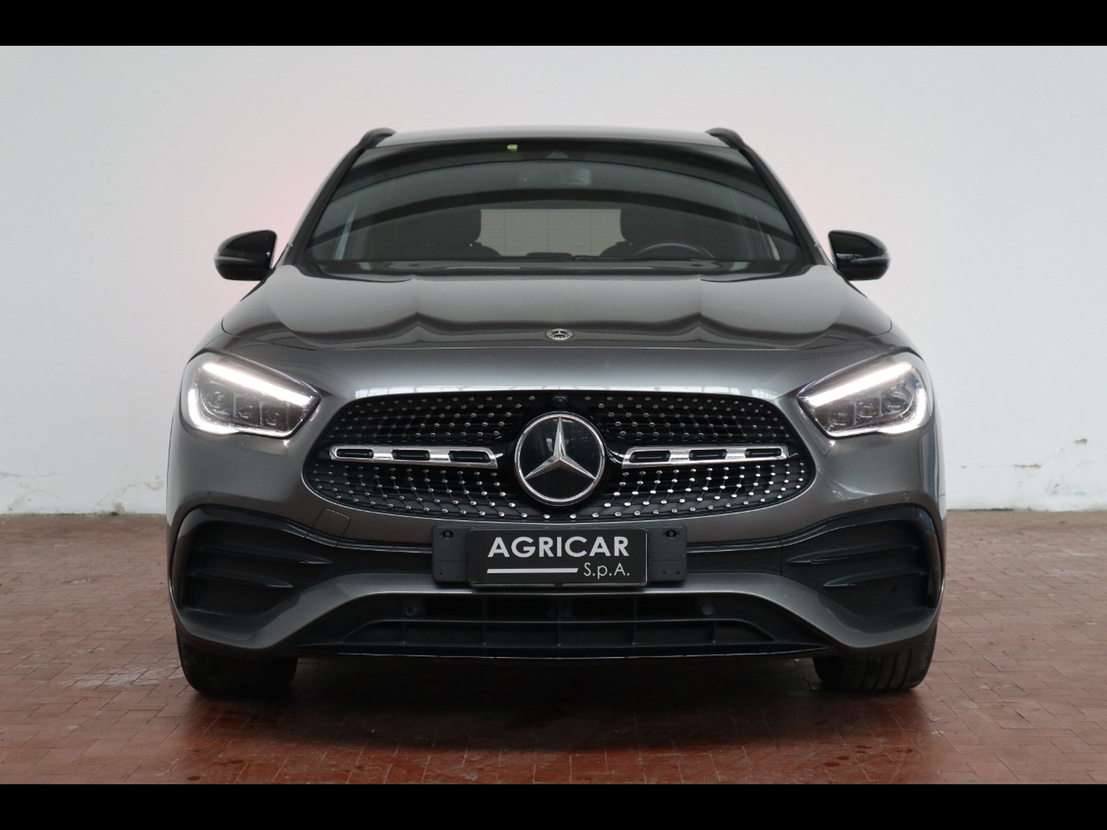 2 - Mercedes GLA 200 premium 4matic 8g-dct