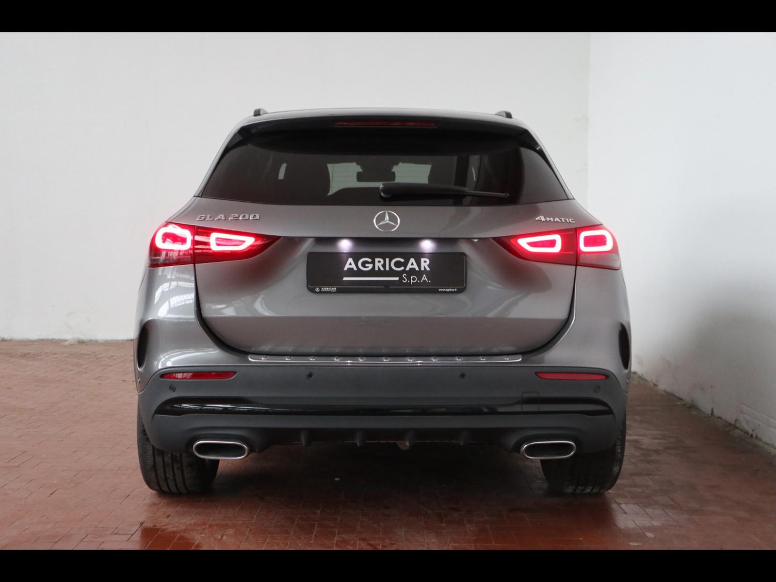 6 - Mercedes GLA 200 premium 4matic 8g-dct