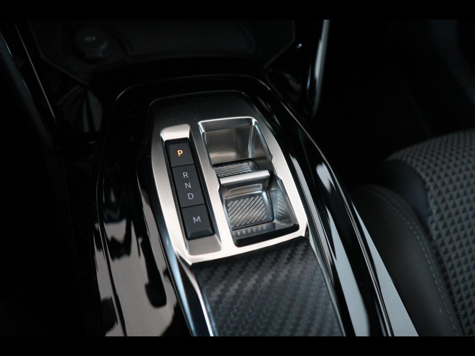 14 - Peugeot 2008 1.2 puretech 130cv gt eat s&s