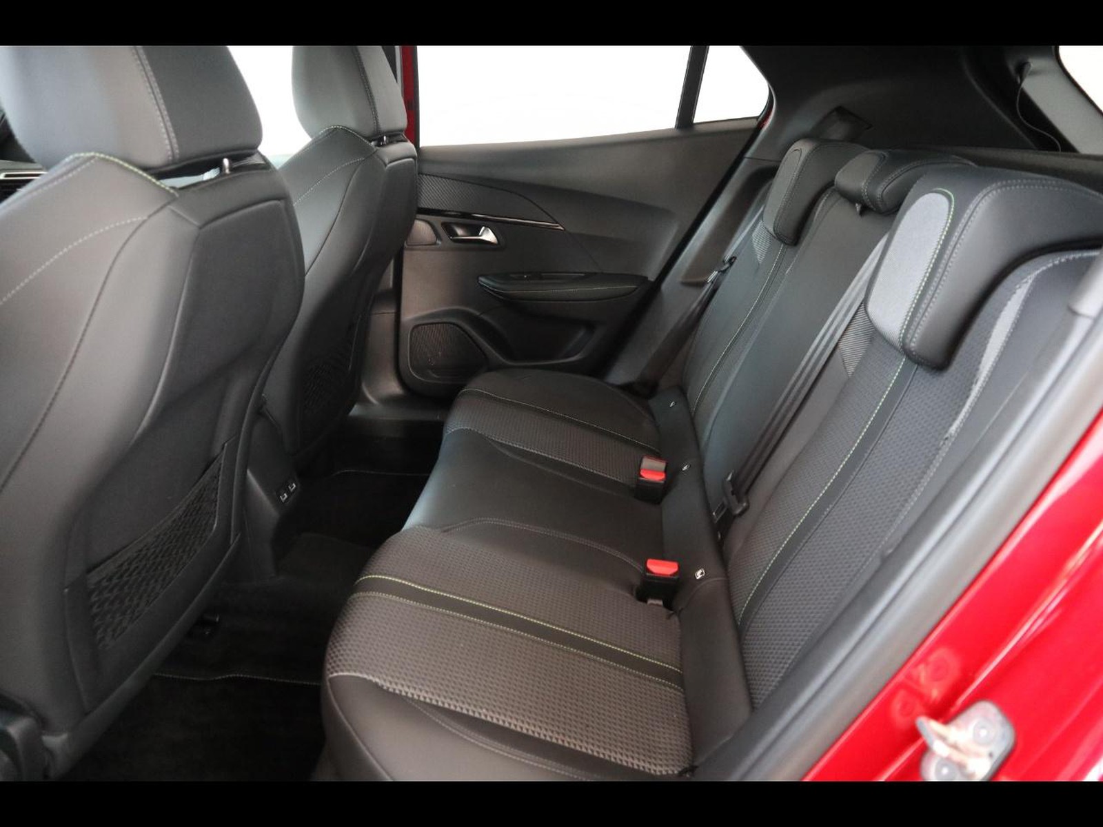 8 - Peugeot 2008 1.2 puretech 130cv gt eat s&s