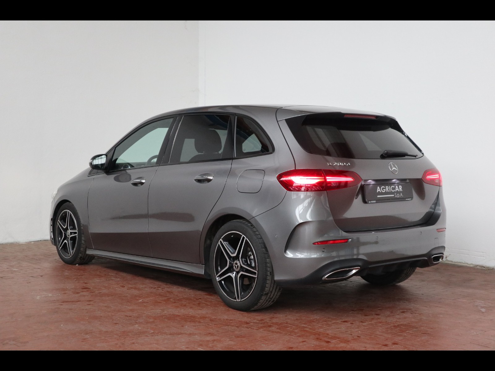 5 - Mercedes Classe B 200 d amg line advanced plus 8g-dct