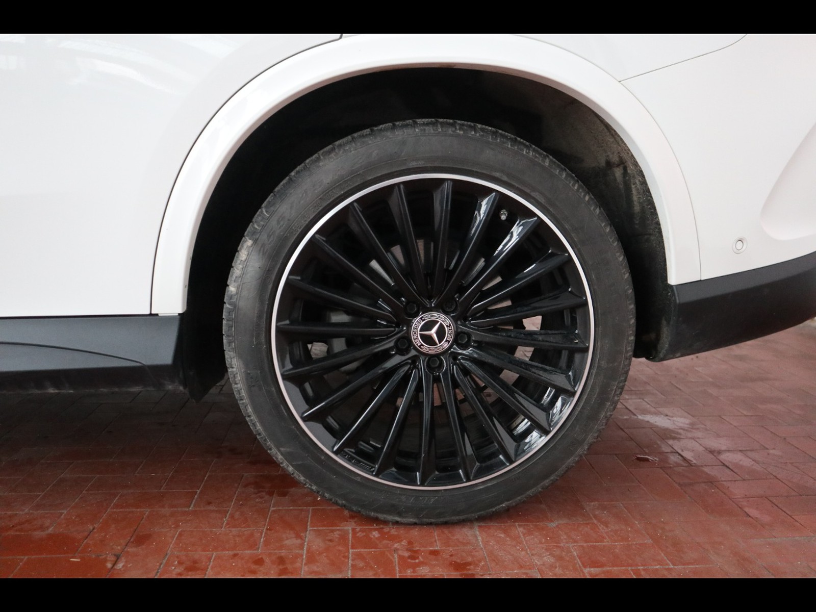 4 - Mercedes GLC suv 220 d amg line advanced 4matic 9g-tronic