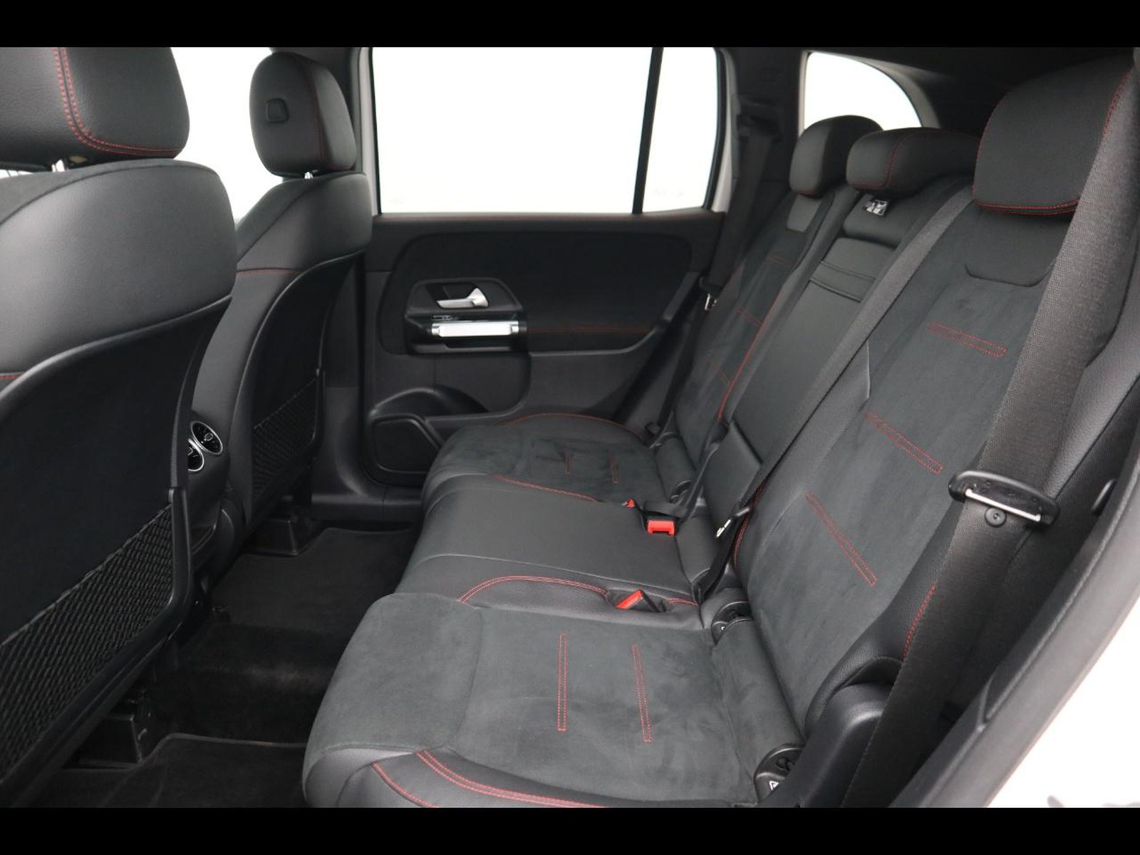 8 - Mercedes GLB 180 d premium 8g-dct 7p.ti