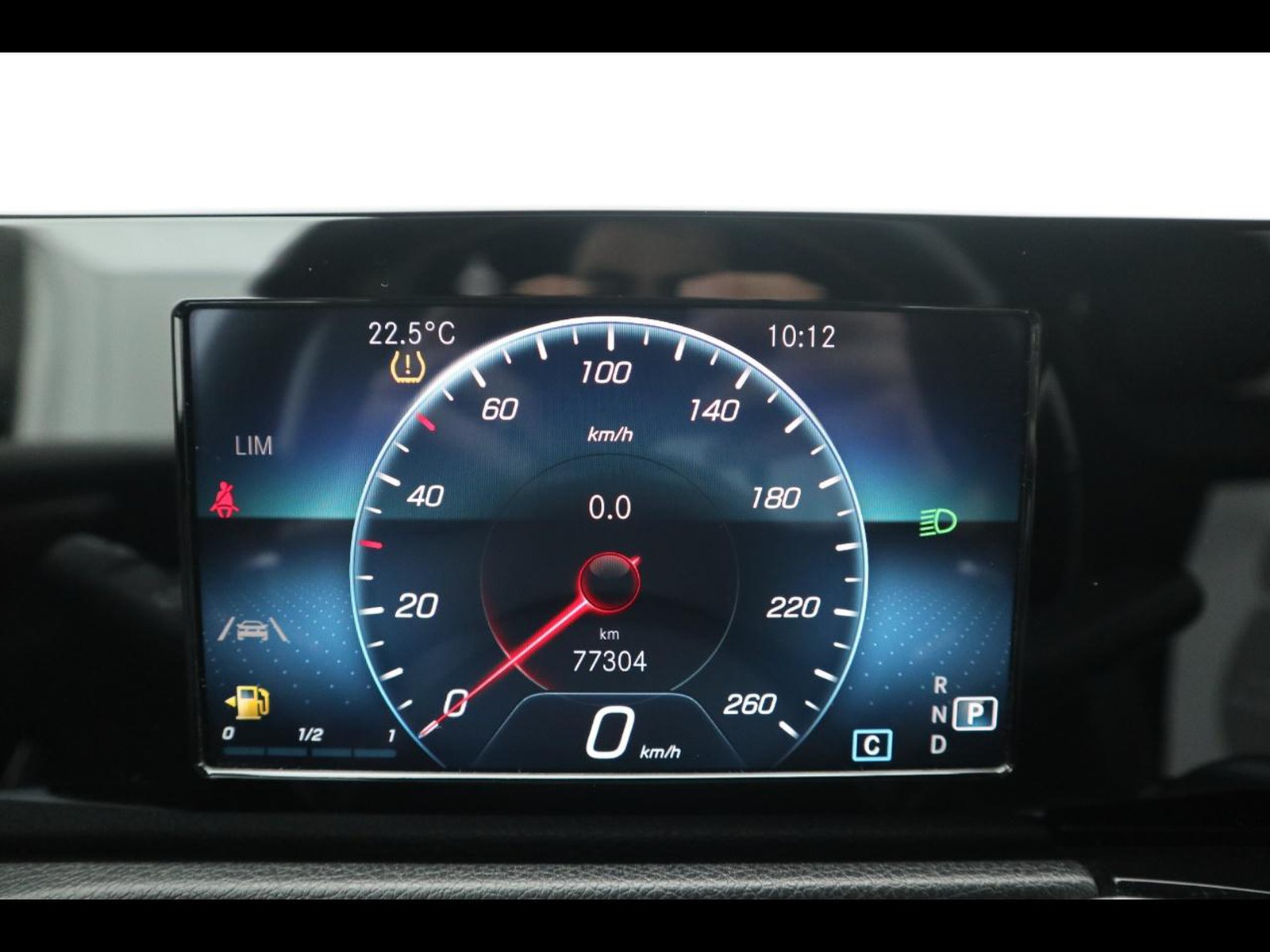 9 - Mercedes GLB 180 d premium 8g-dct 7p.ti