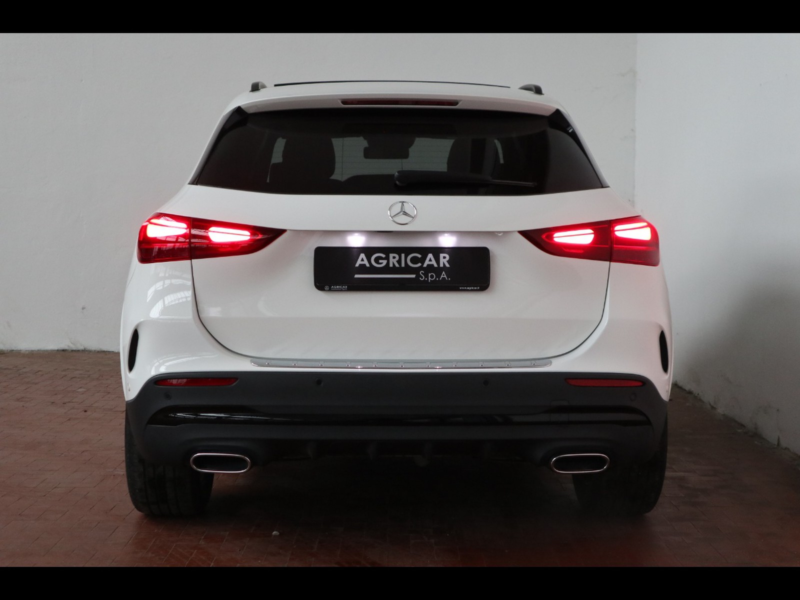 6 - Mercedes GLA 180 amg line advanced plus 7g-dct