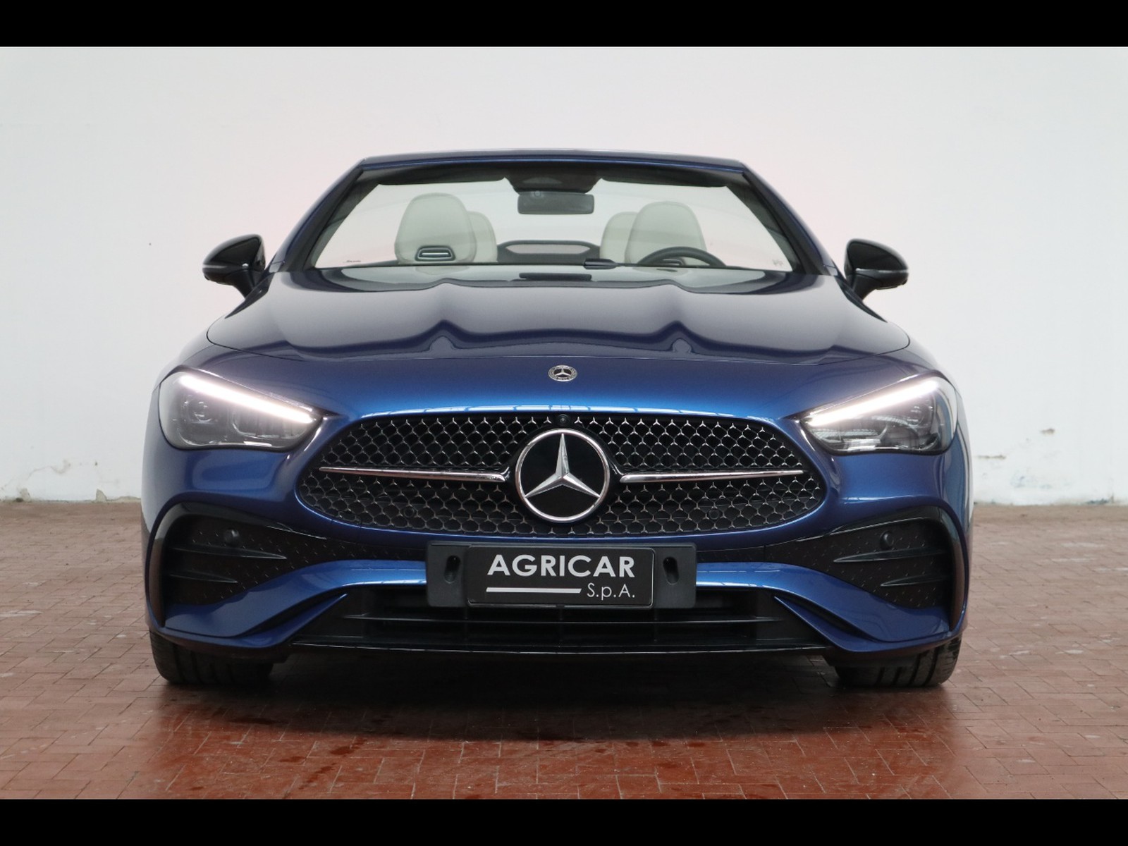 2 - Mercedes CLE cabrio 200 amg line advanced plus 9g-tronic plus