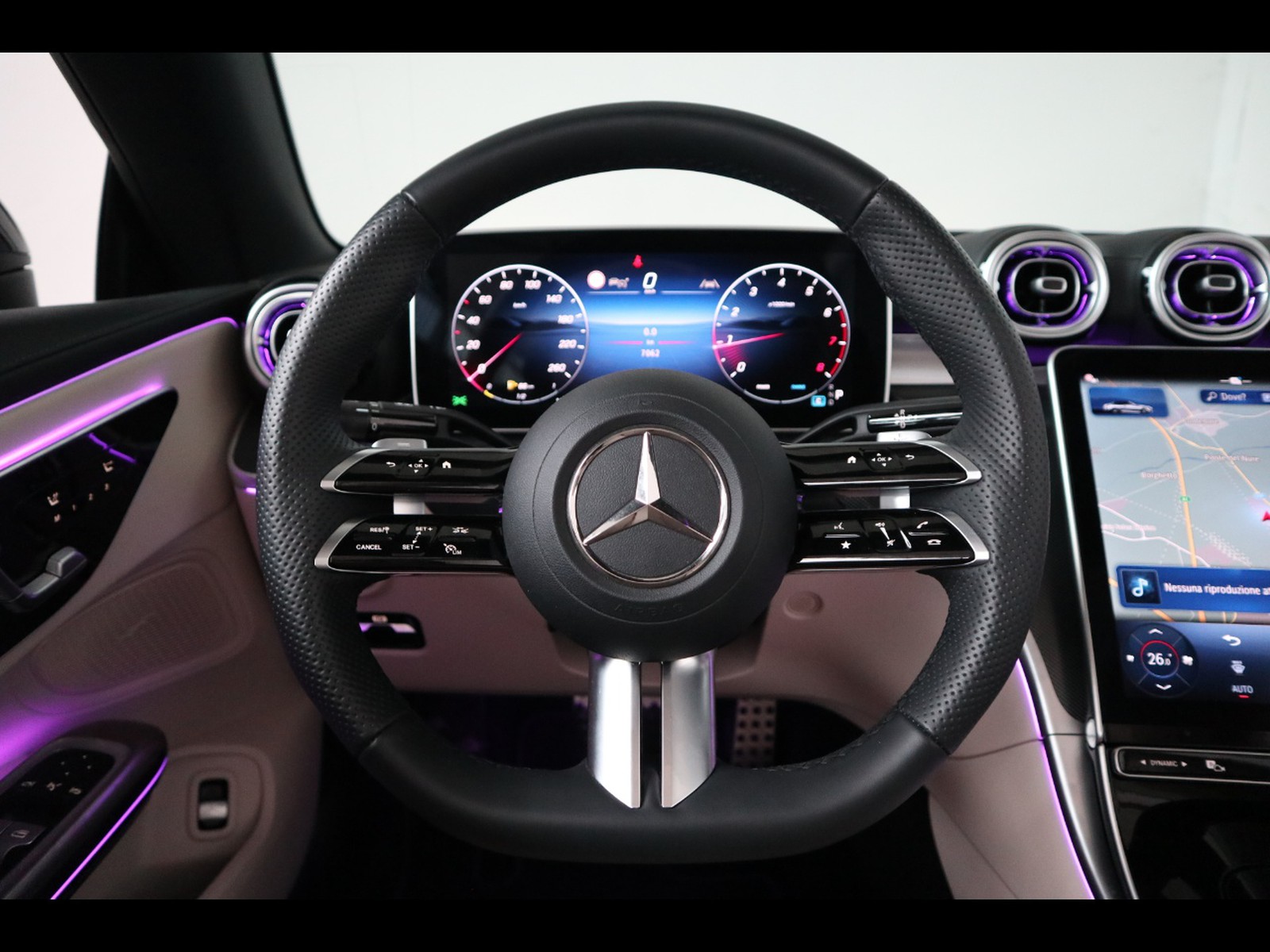 18 - Mercedes CLE cabrio 200 amg line advanced plus 9g-tronic plus