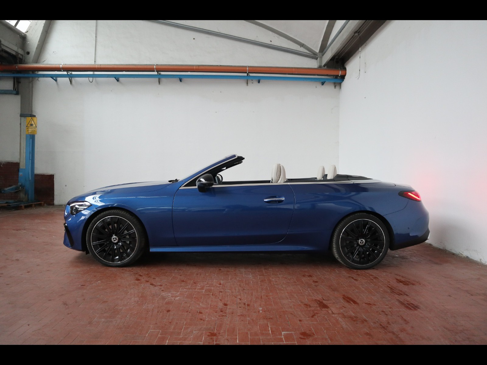 3 - Mercedes CLE cabrio 200 amg line advanced plus 9g-tronic plus