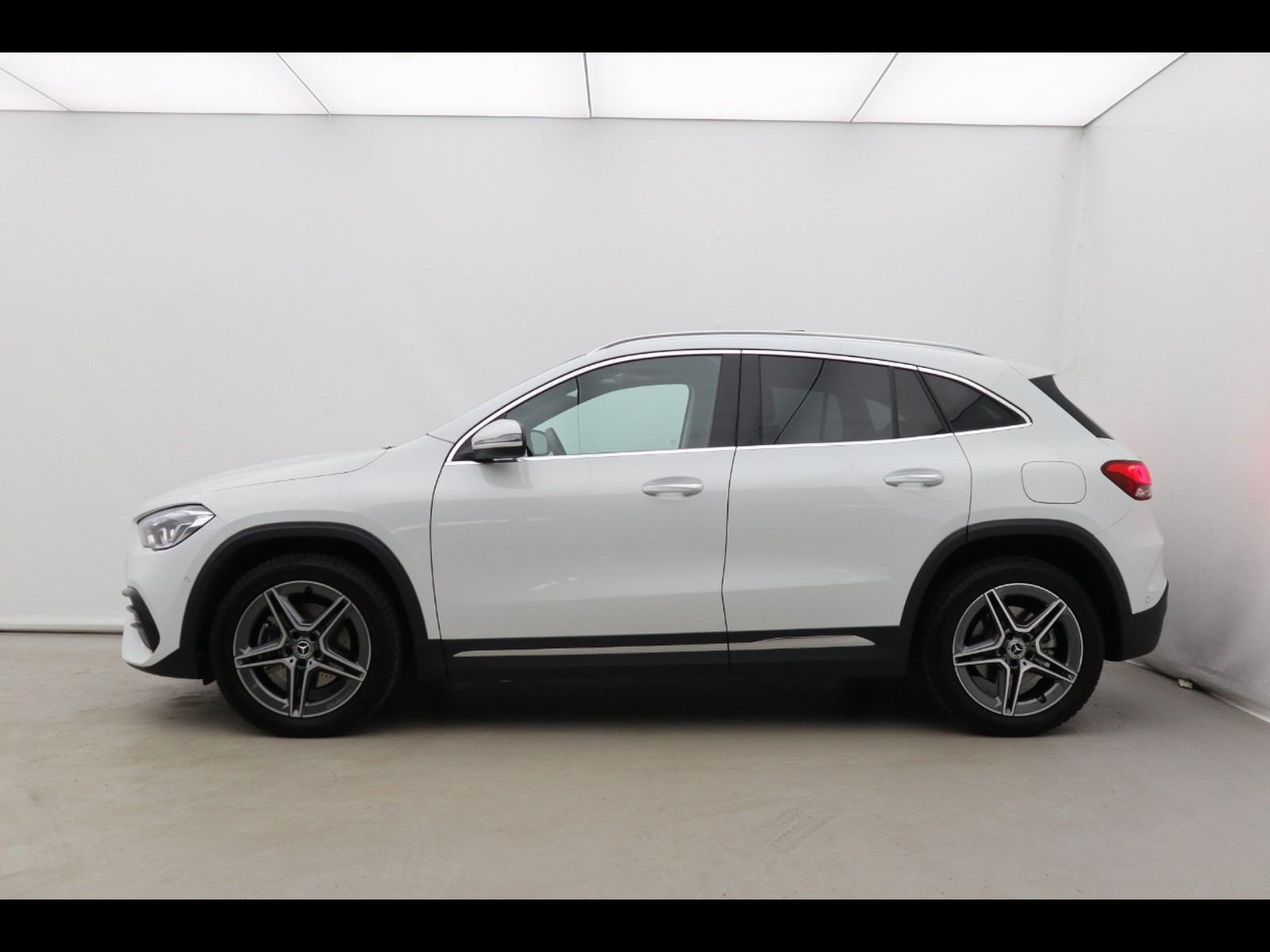 3 - Mercedes GLA 250 e plug in hybrid (e eq-power) premium 8g-dct