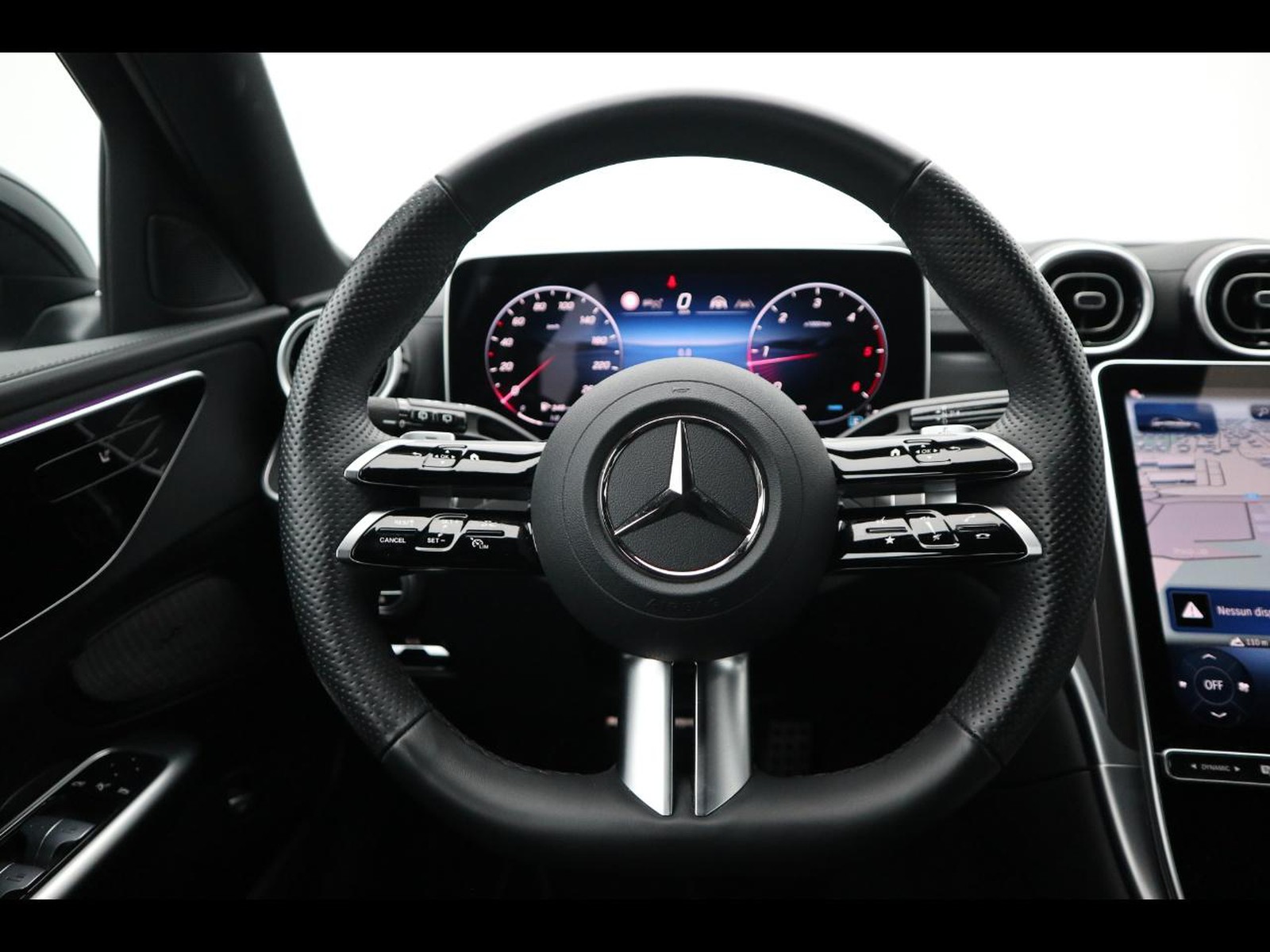 16 - Mercedes Classe C station wagon 200 d mild hybrid amg line advanced 9g-tronic