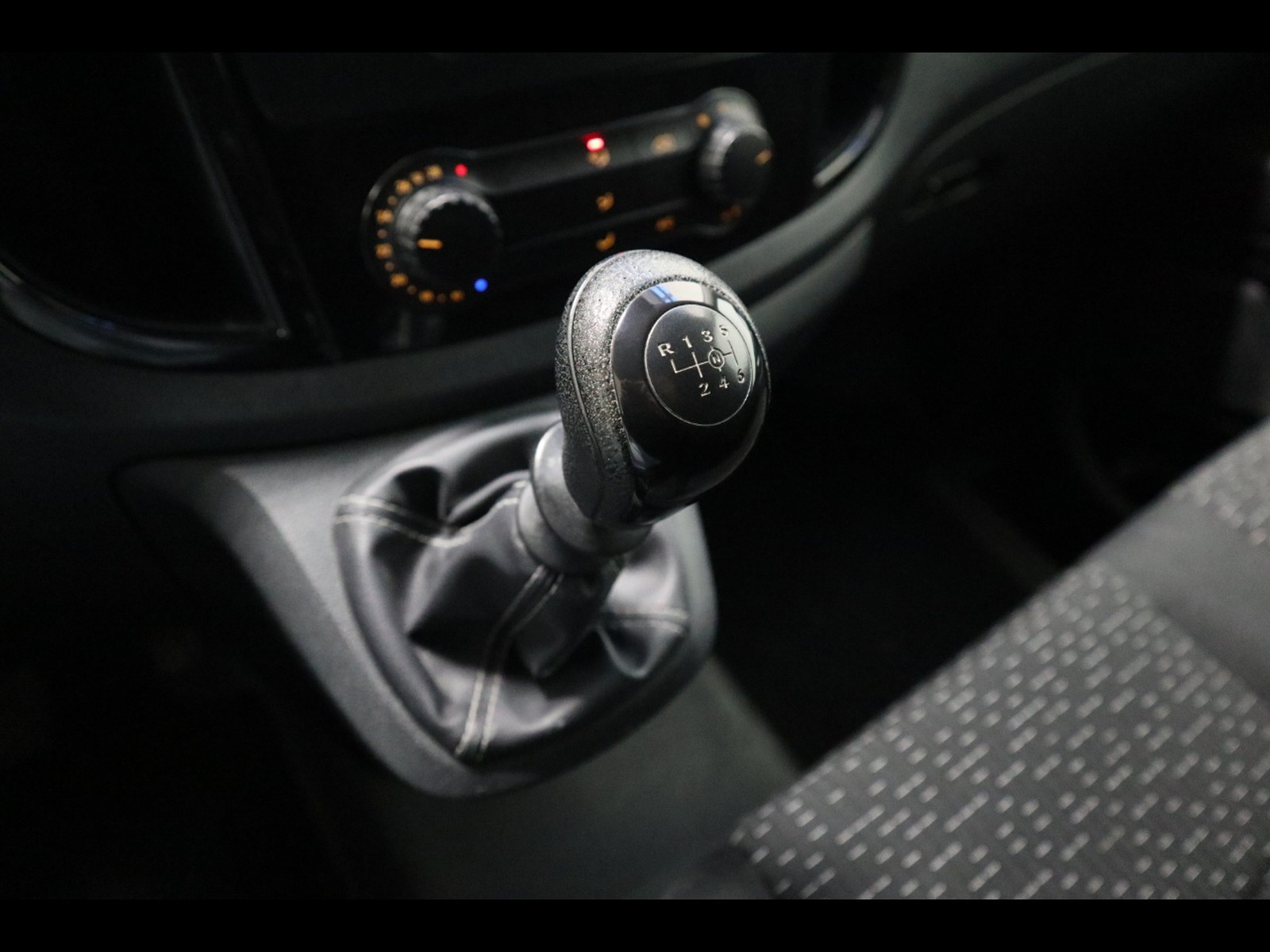 10 - Mercedes Vans Vito 110 cdi compact fwd my20