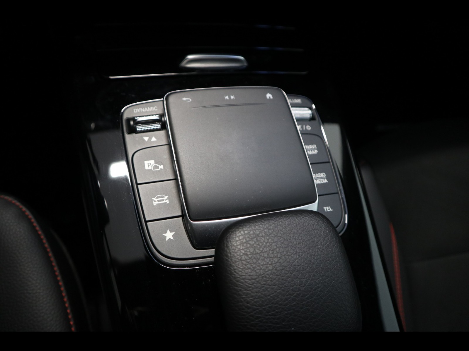 14 - Mercedes Classe A 200 d premium 8g-dct