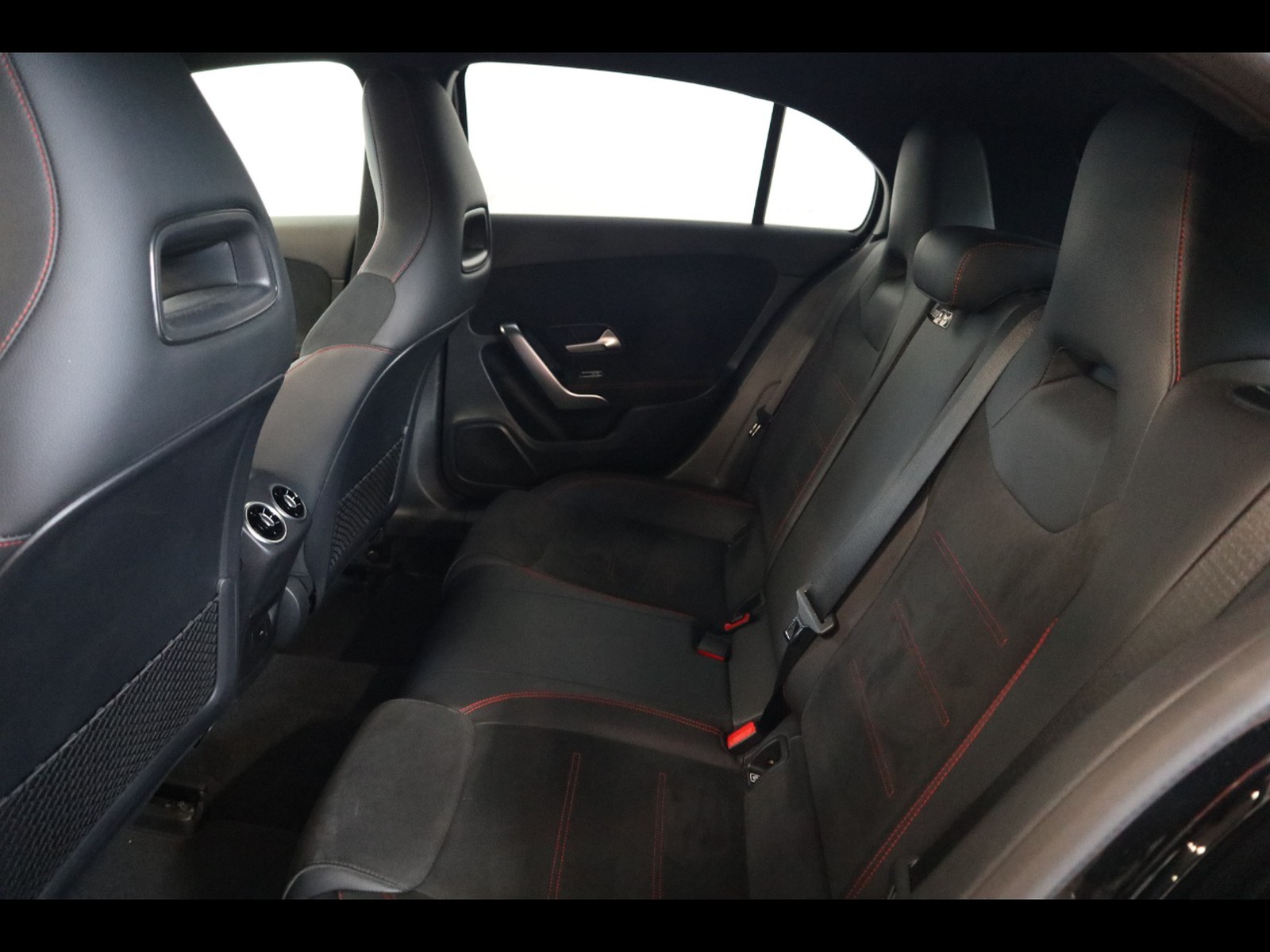 8 - Mercedes Classe A 200 d premium 8g-dct