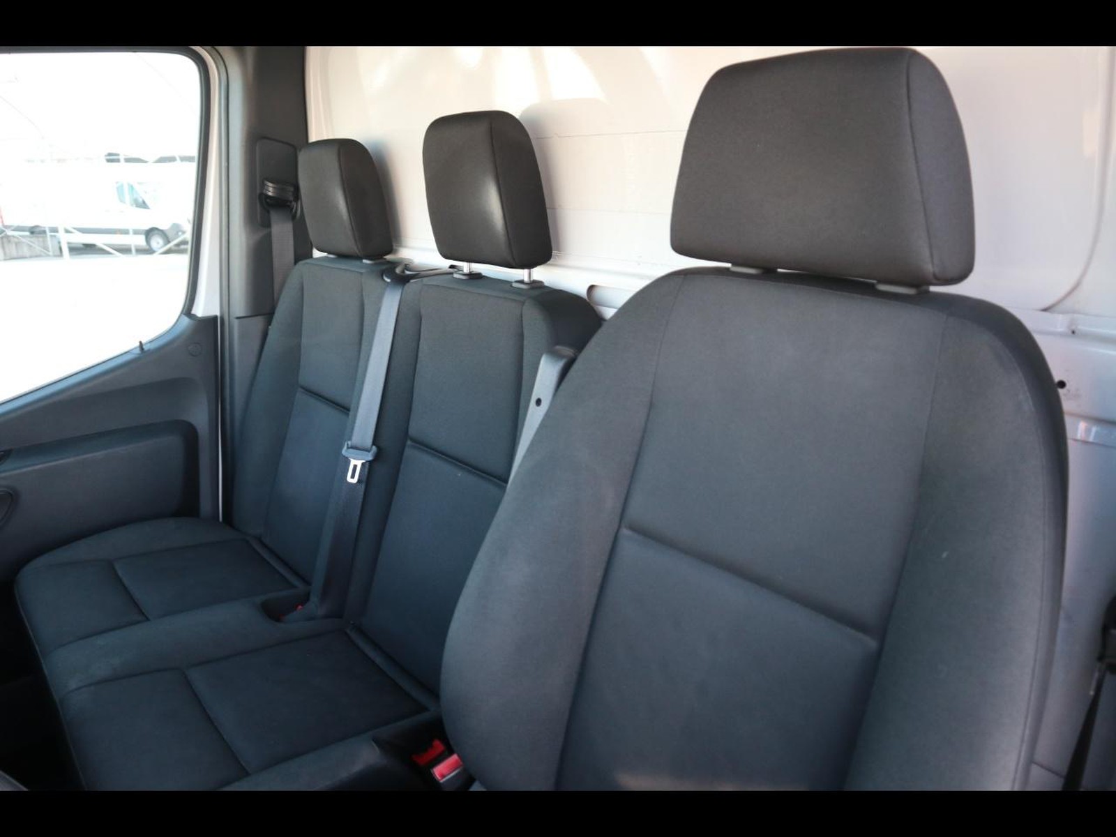 6 - Mercedes Vans Sprinter 416 2.1 cdi t 37/35 rwd r.gem. evi