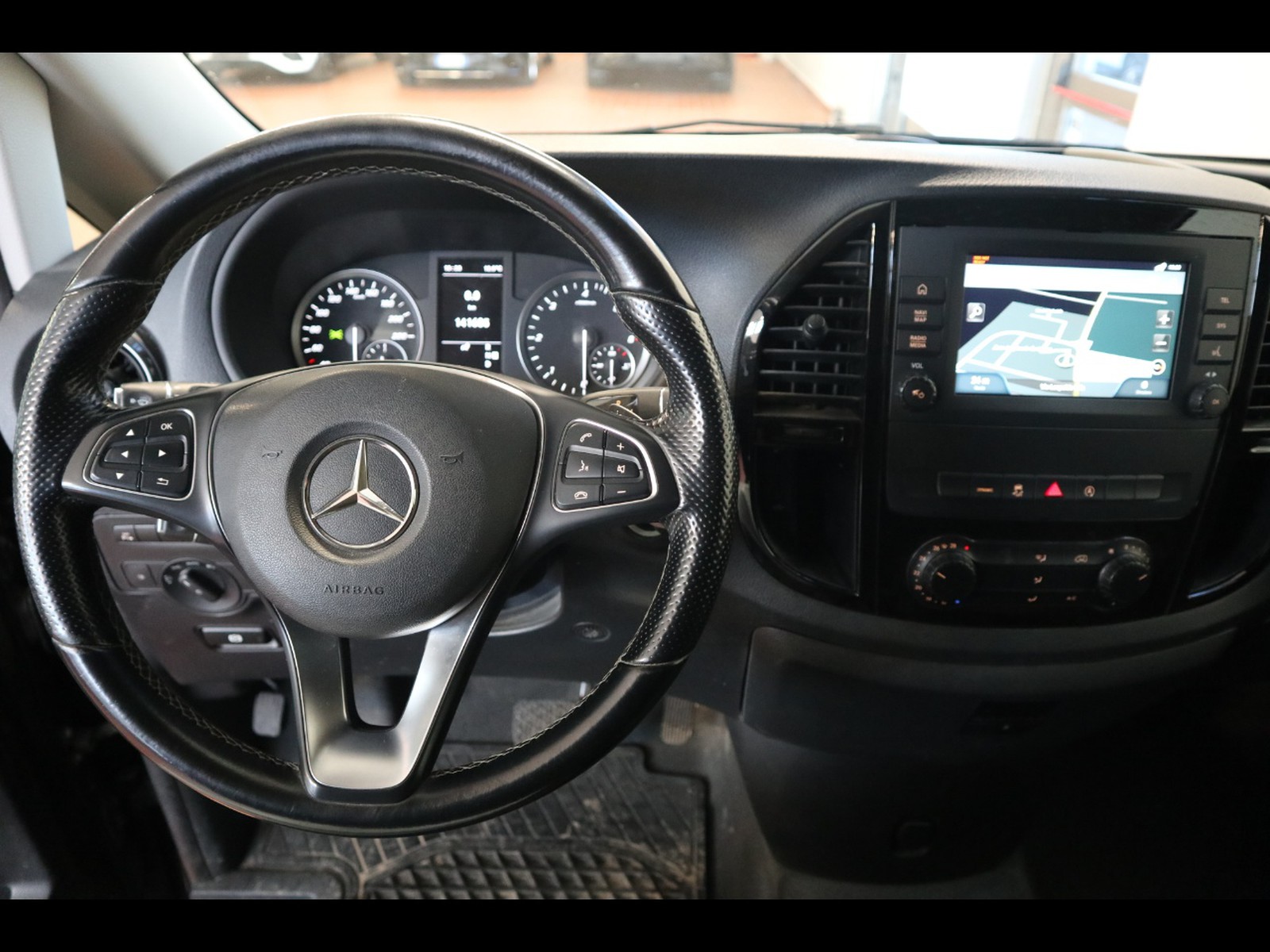 10 - Mercedes Vans Vito 116 cdi long pro auto my20