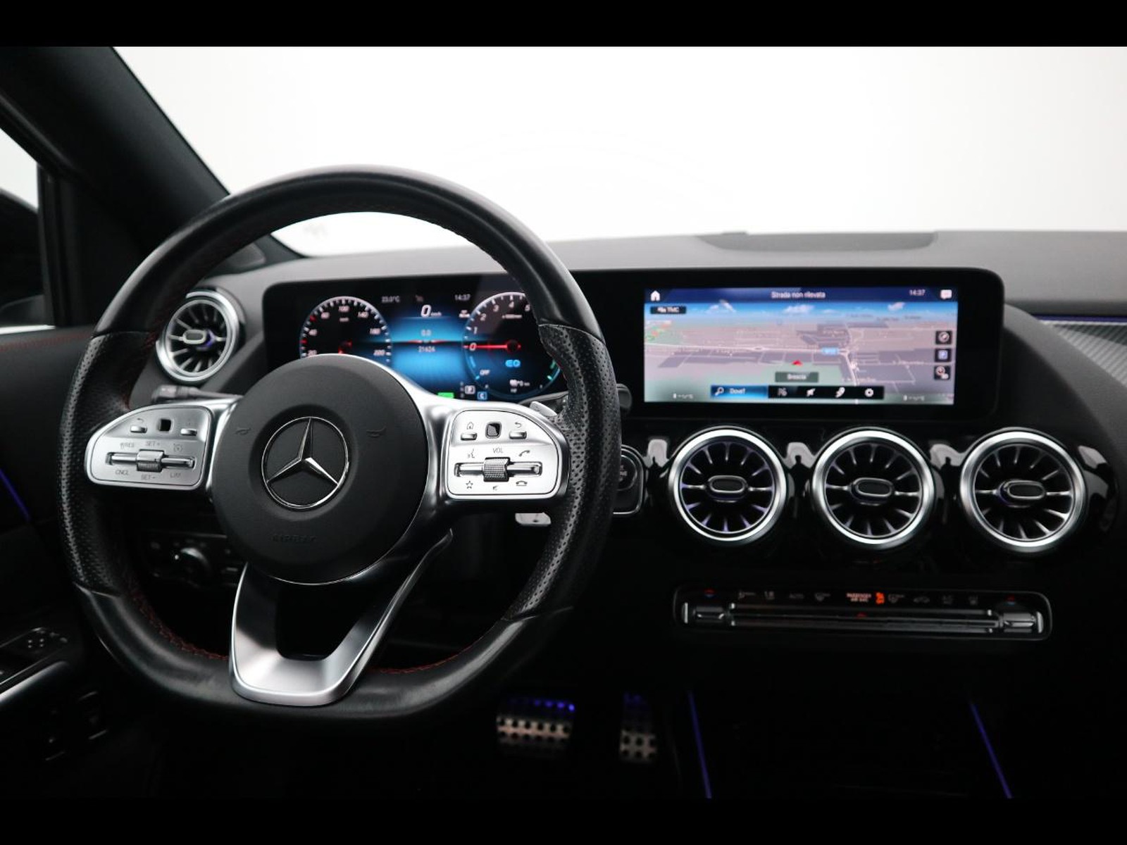 12 - Mercedes GLA 250 e plug in hybrid (e eq-power) premium 8g-dct