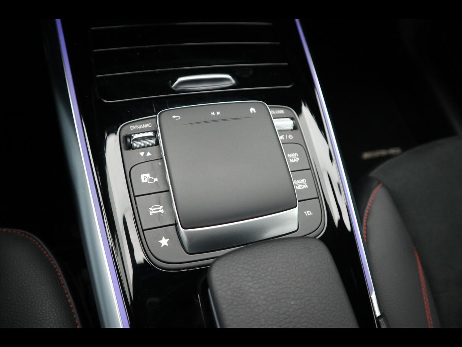 14 - Mercedes GLA 250 e plug in hybrid (e eq-power) premium 8g-dct