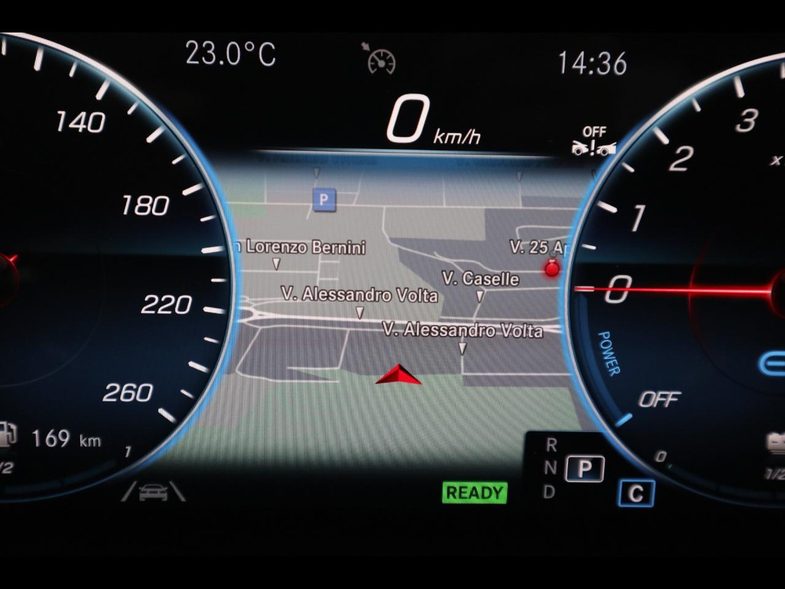 15 - Mercedes GLA 250 e plug in hybrid (e eq-power) premium 8g-dct