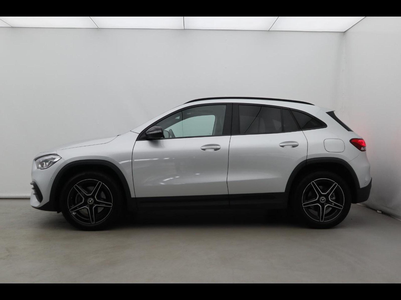 3 - Mercedes GLA 250 e plug in hybrid (e eq-power) premium 8g-dct