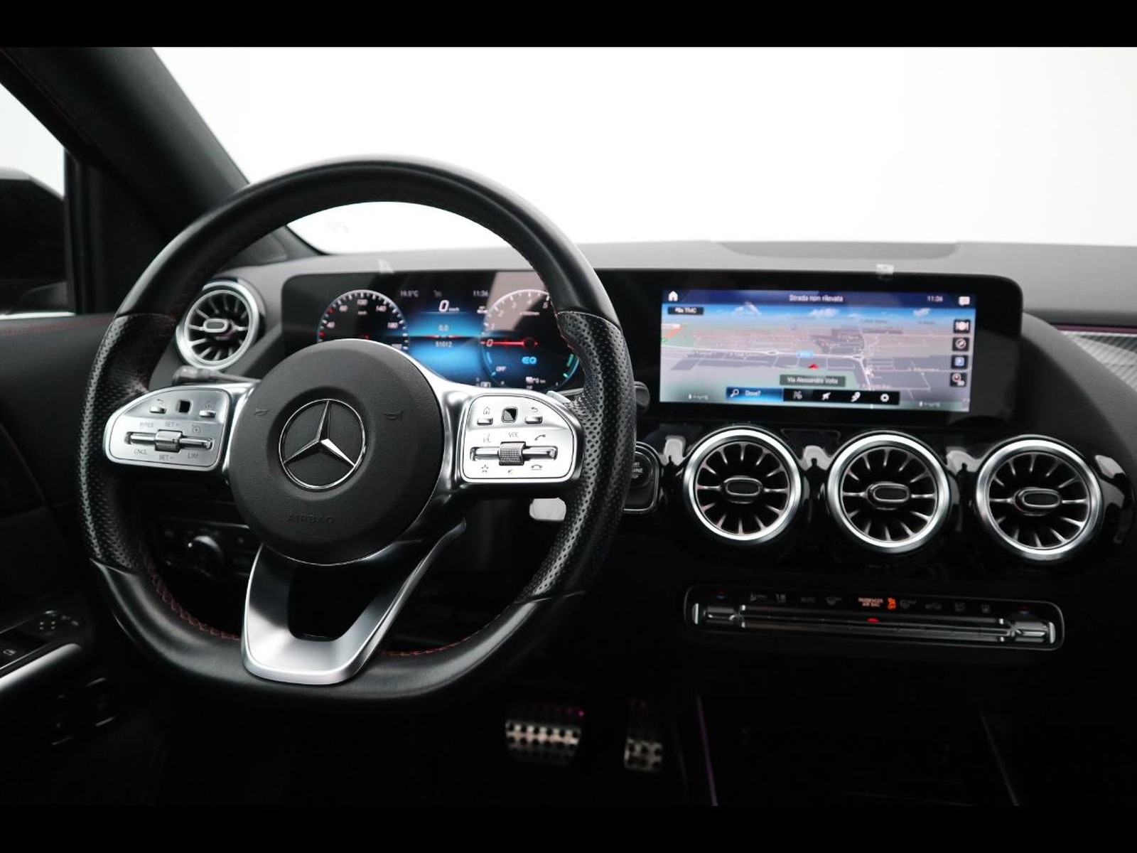 12 - Mercedes GLA 250 e plug in hybrid (e eq-power) premium 8g-dct