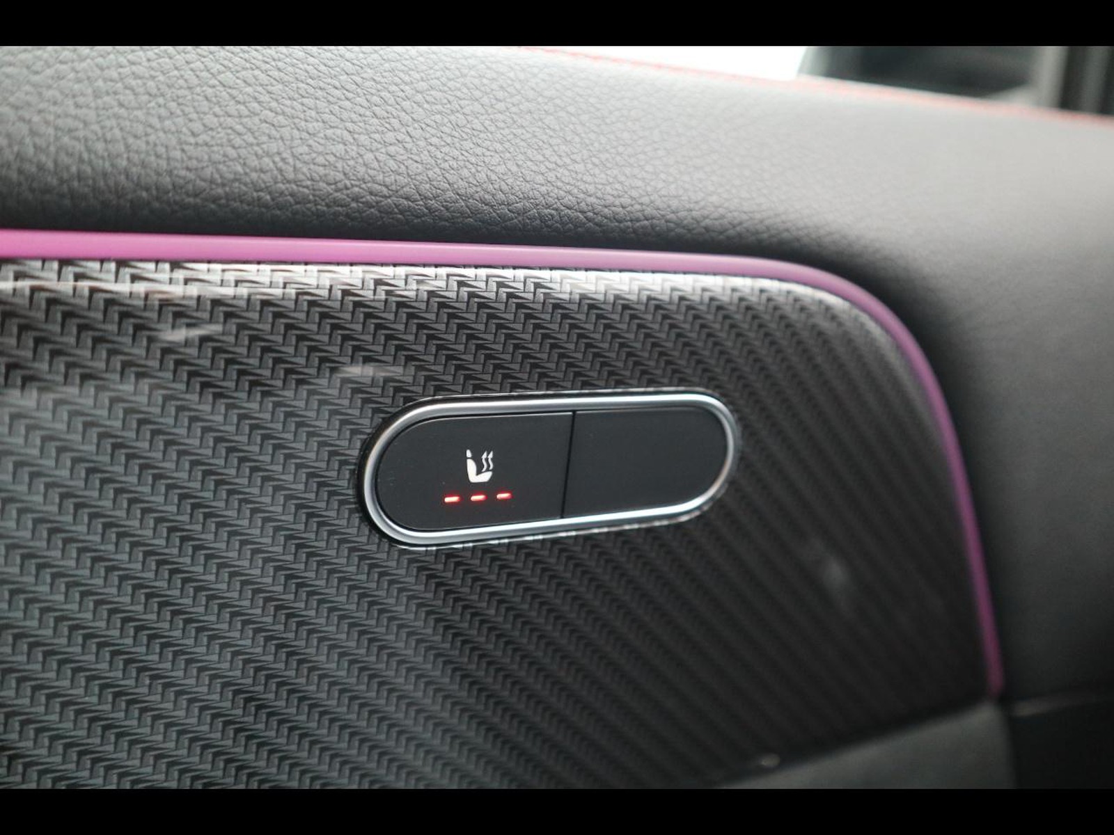 15 - Mercedes GLA 250 e plug in hybrid (e eq-power) premium 8g-dct